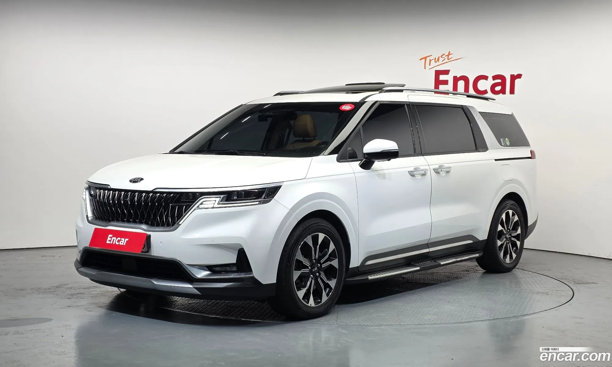 Kia Carnival 2021 — 3