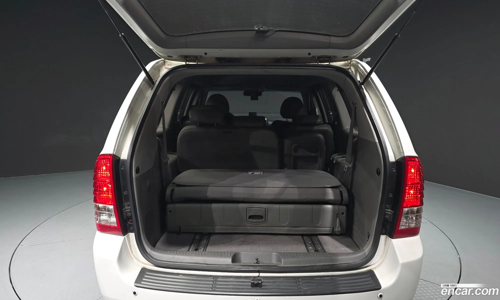 Kia Carnival R 2014 — 13
