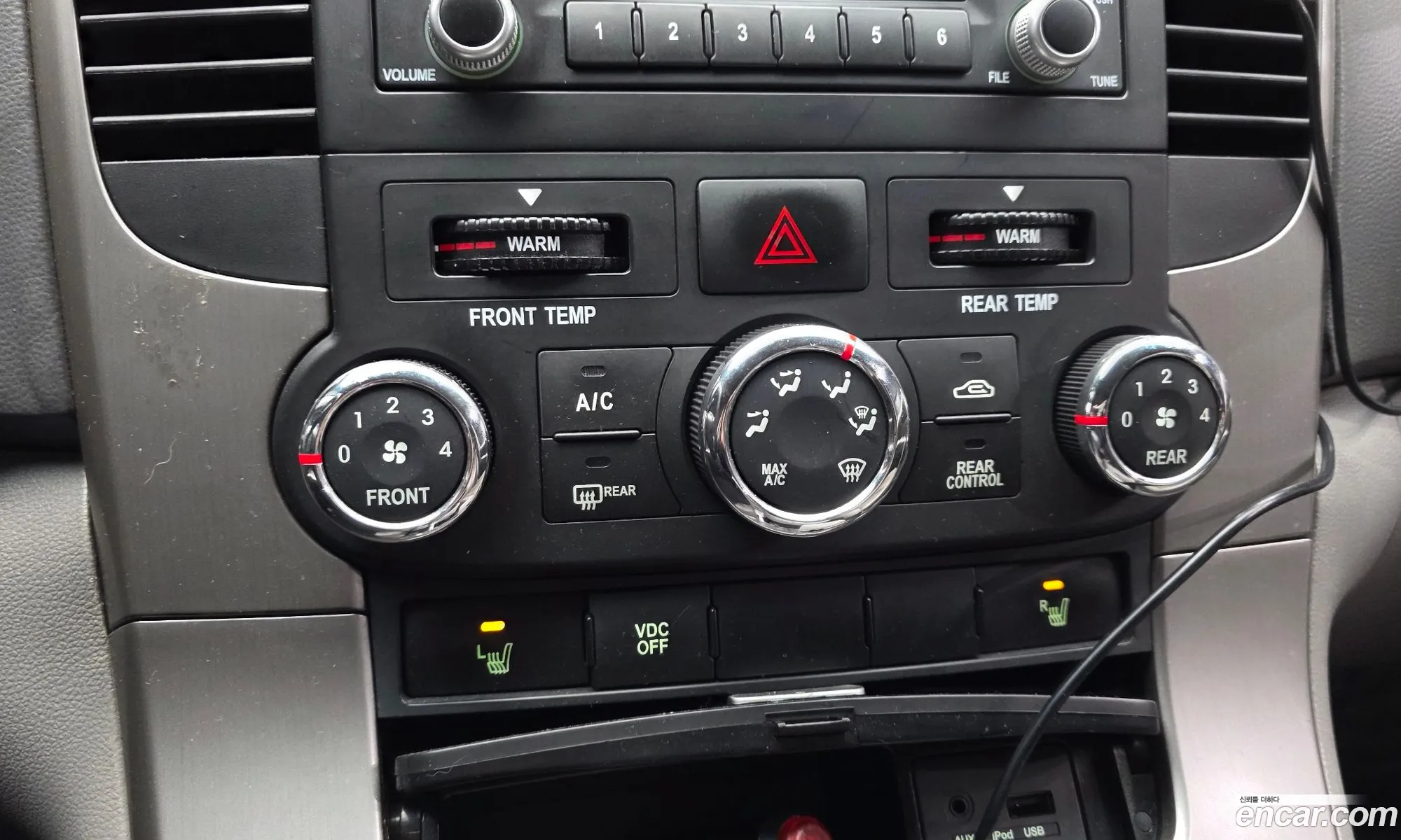 Kia Carnival R 2014 — 17