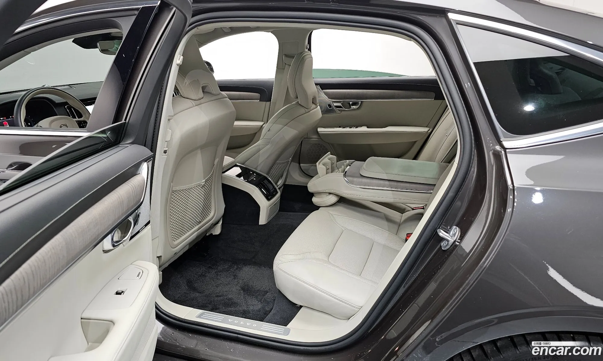 Volvo S90 2023 LVYPT0620PP337518 — 18