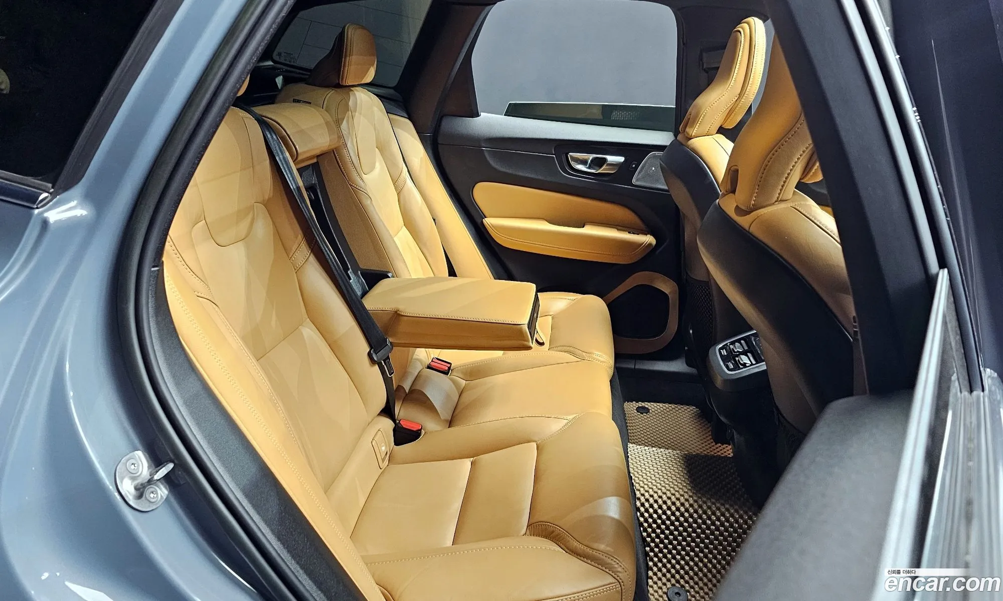 Volvo XC60 2022 — 3