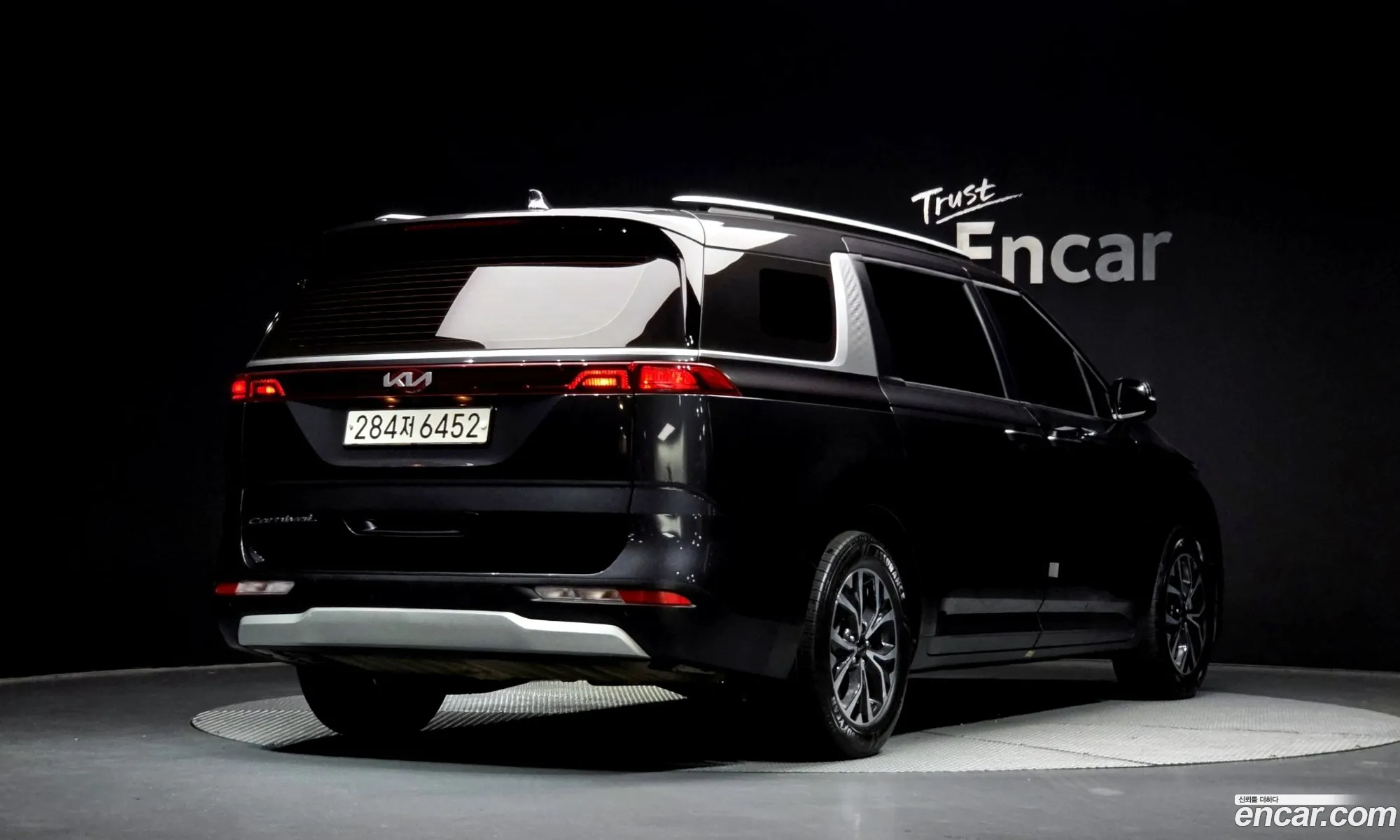 Kia Carnival 2021 — 10