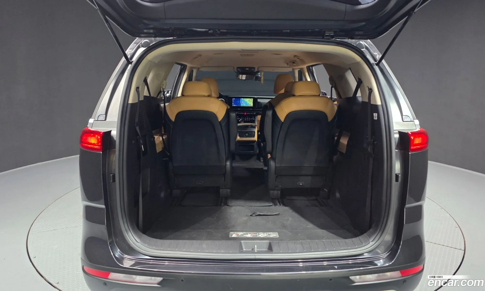 Kia Carnival 2021 — 5