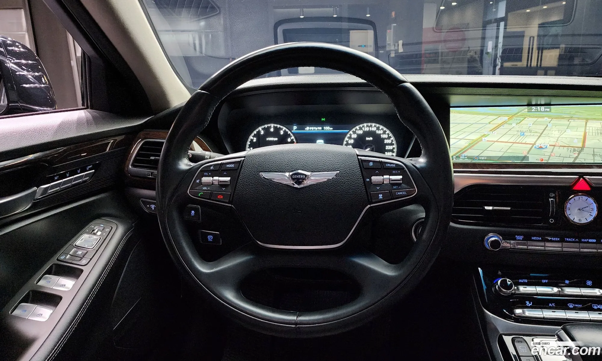 Genesis EQ900 2016 — 19