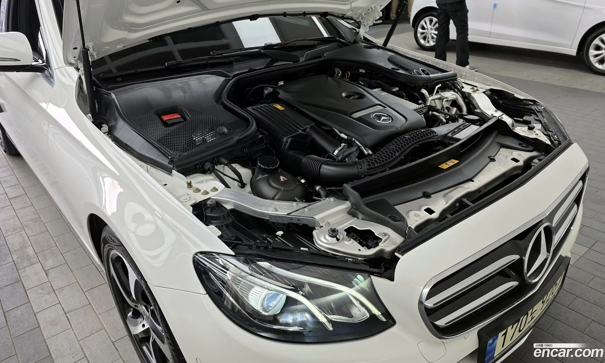Mercedes-Benz E-Class W213 2019 WDDZF4FB0LA737256 — 11