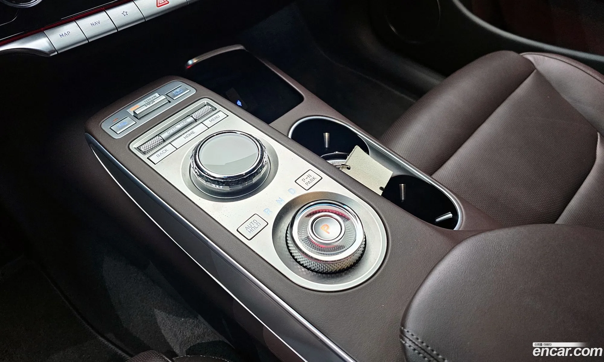 Genesis GV70 2021 — 13