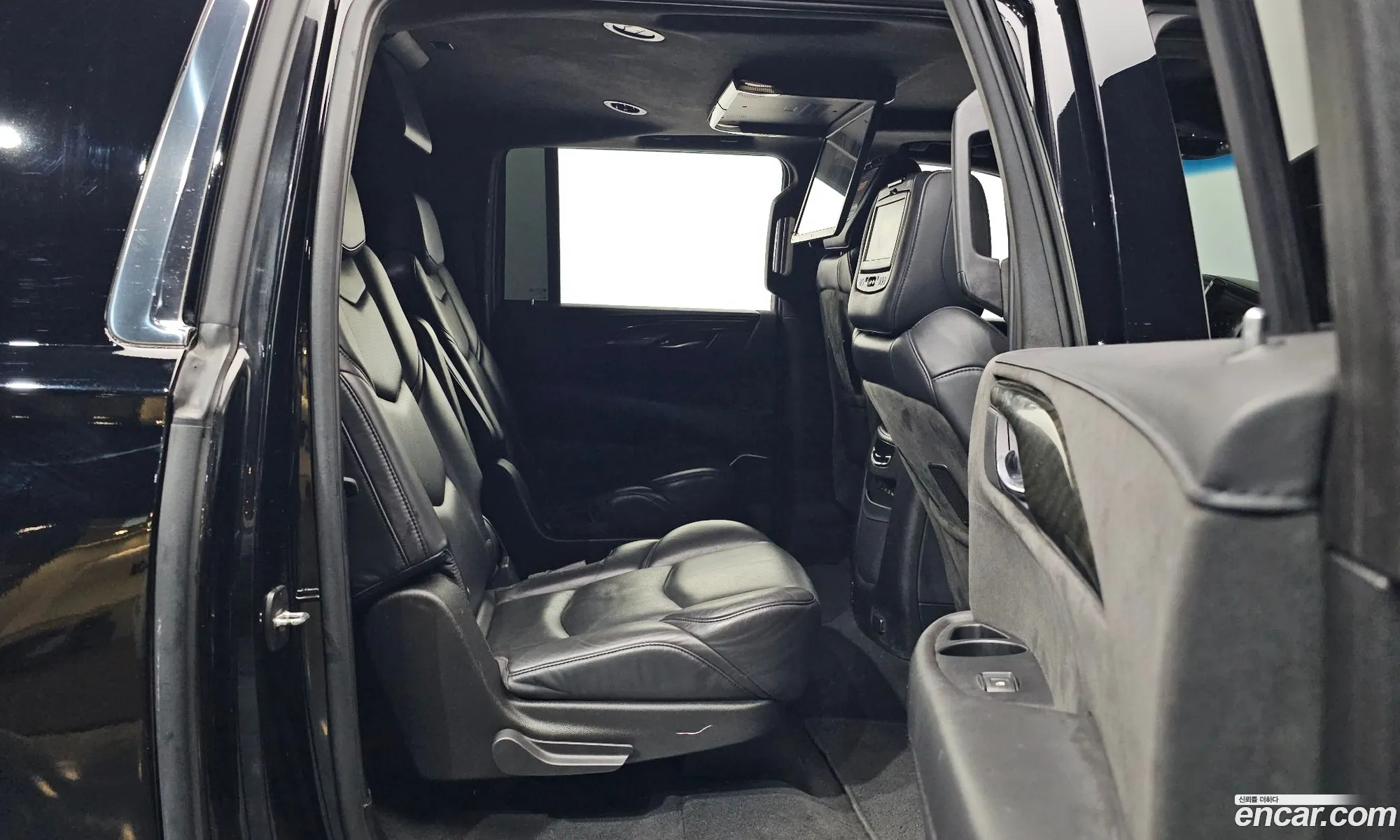 Cadillac Escalade 2018 1GYS48KJ8JR319106 — 16