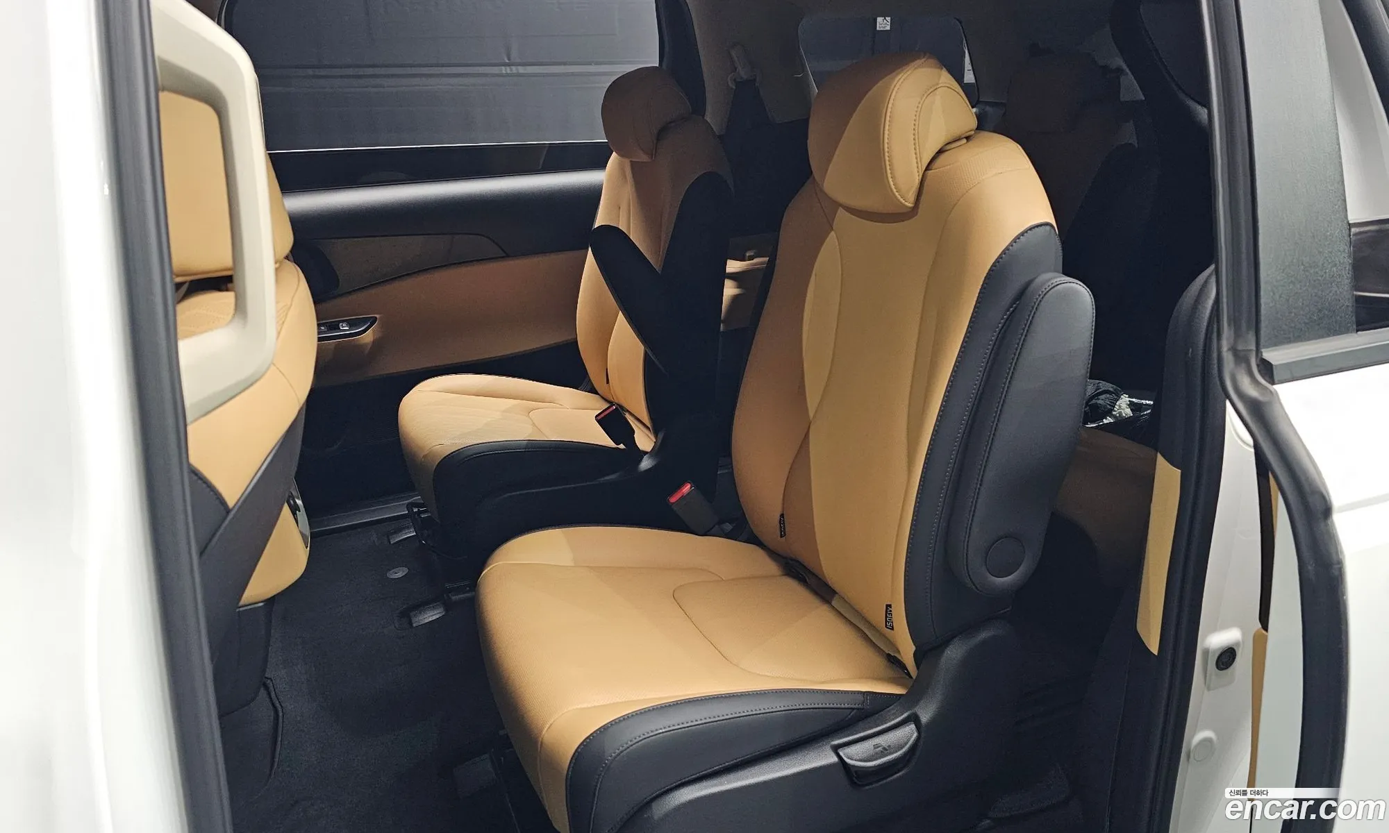 Kia Carnival 2021 KNANB81BBMS116458 — 17