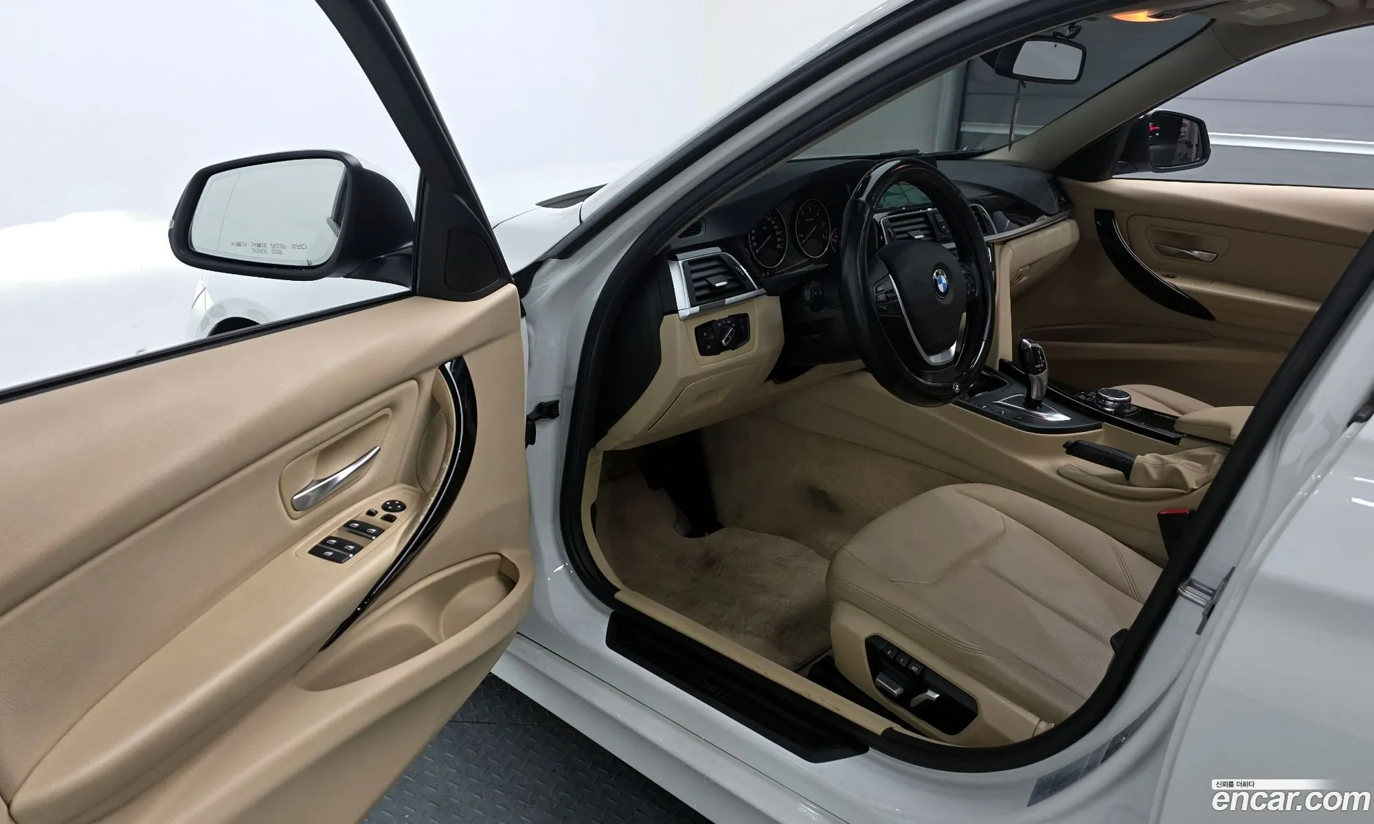 BMW 3 Series 2016 WBA8C9109GK653189 — 3