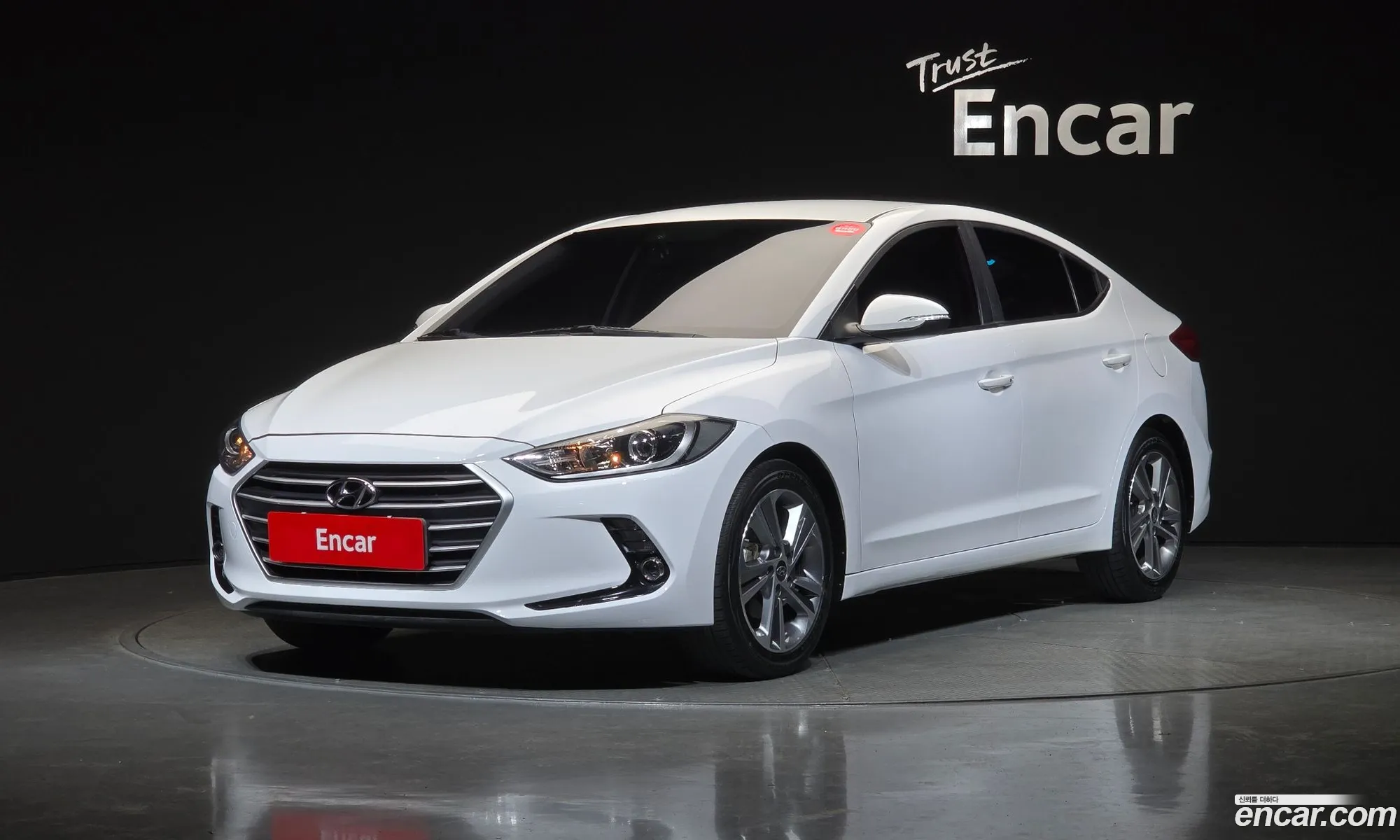 Hyundai Elantra AD 2018 — 16