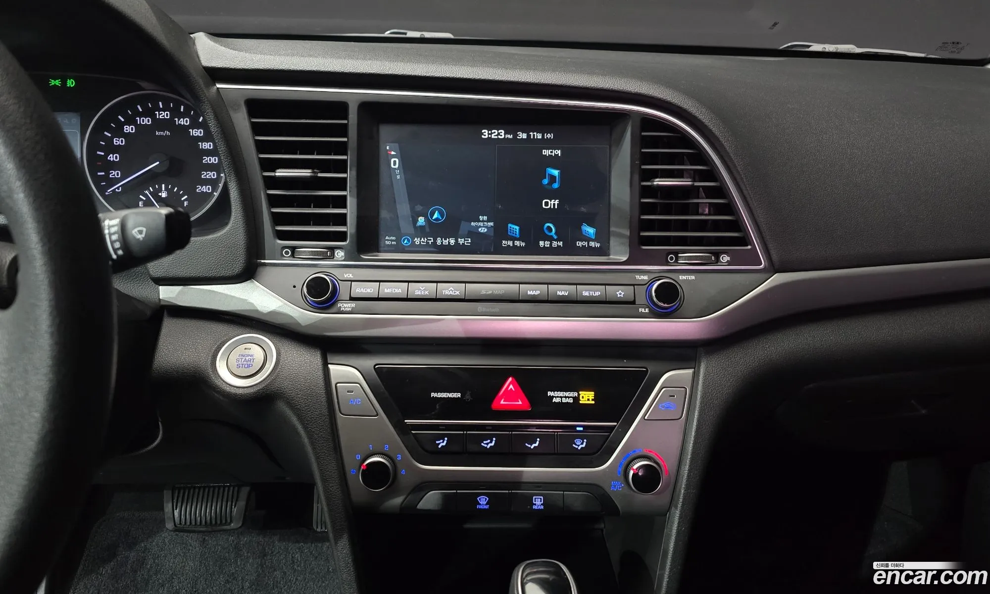 Hyundai Elantra AD 2018 — 13