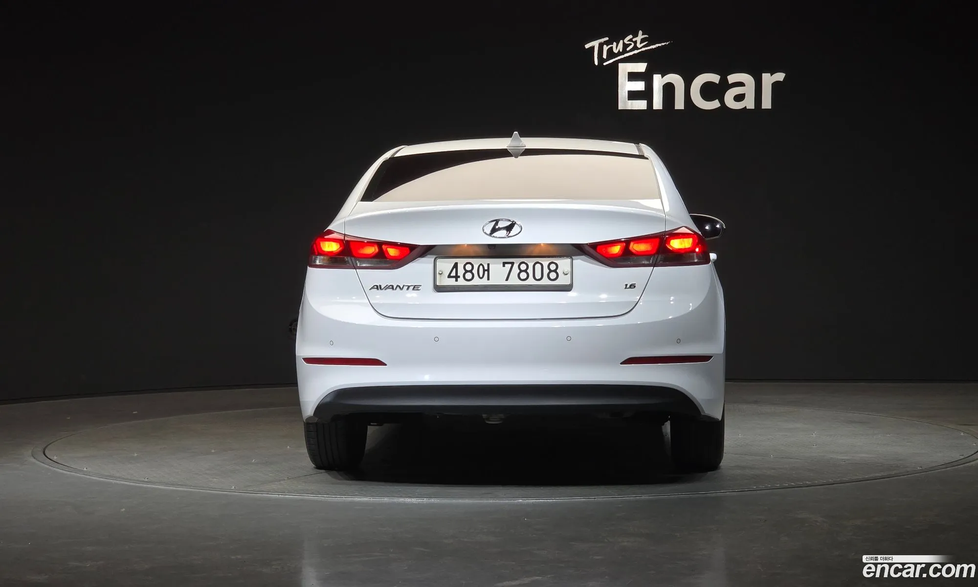 Hyundai Elantra AD 2018 — 18