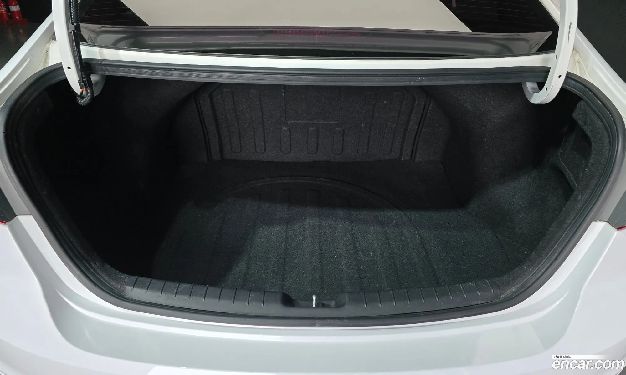 Hyundai Elantra AD 2018 — 8