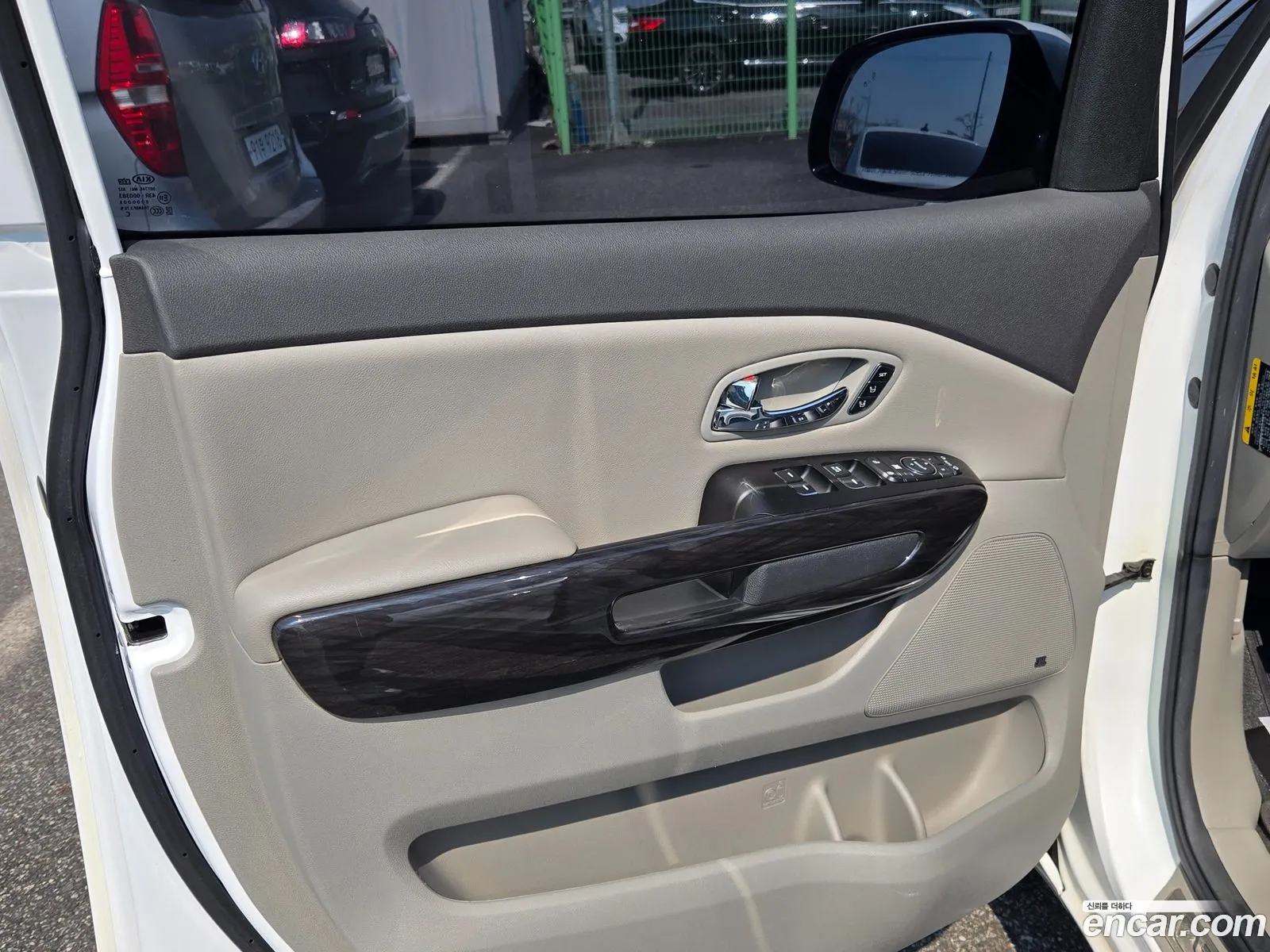 Kia Carnival 2017 — 13
