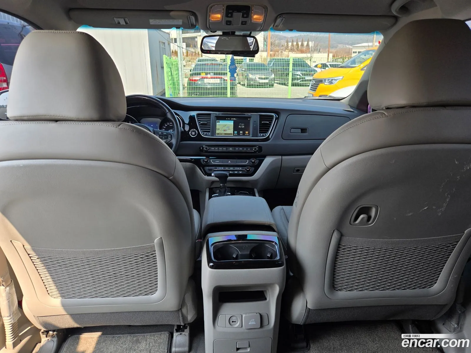 Kia Carnival 2017 — 17