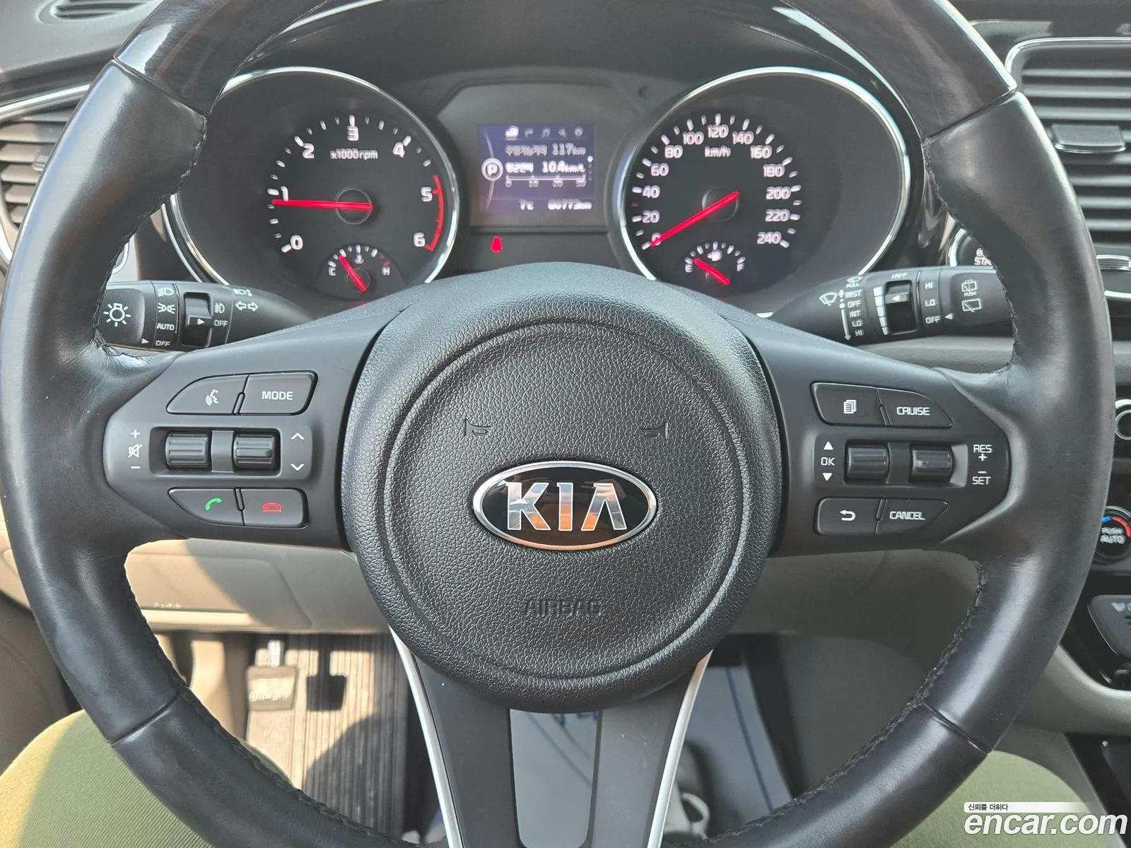 Kia Carnival 2017 — 9