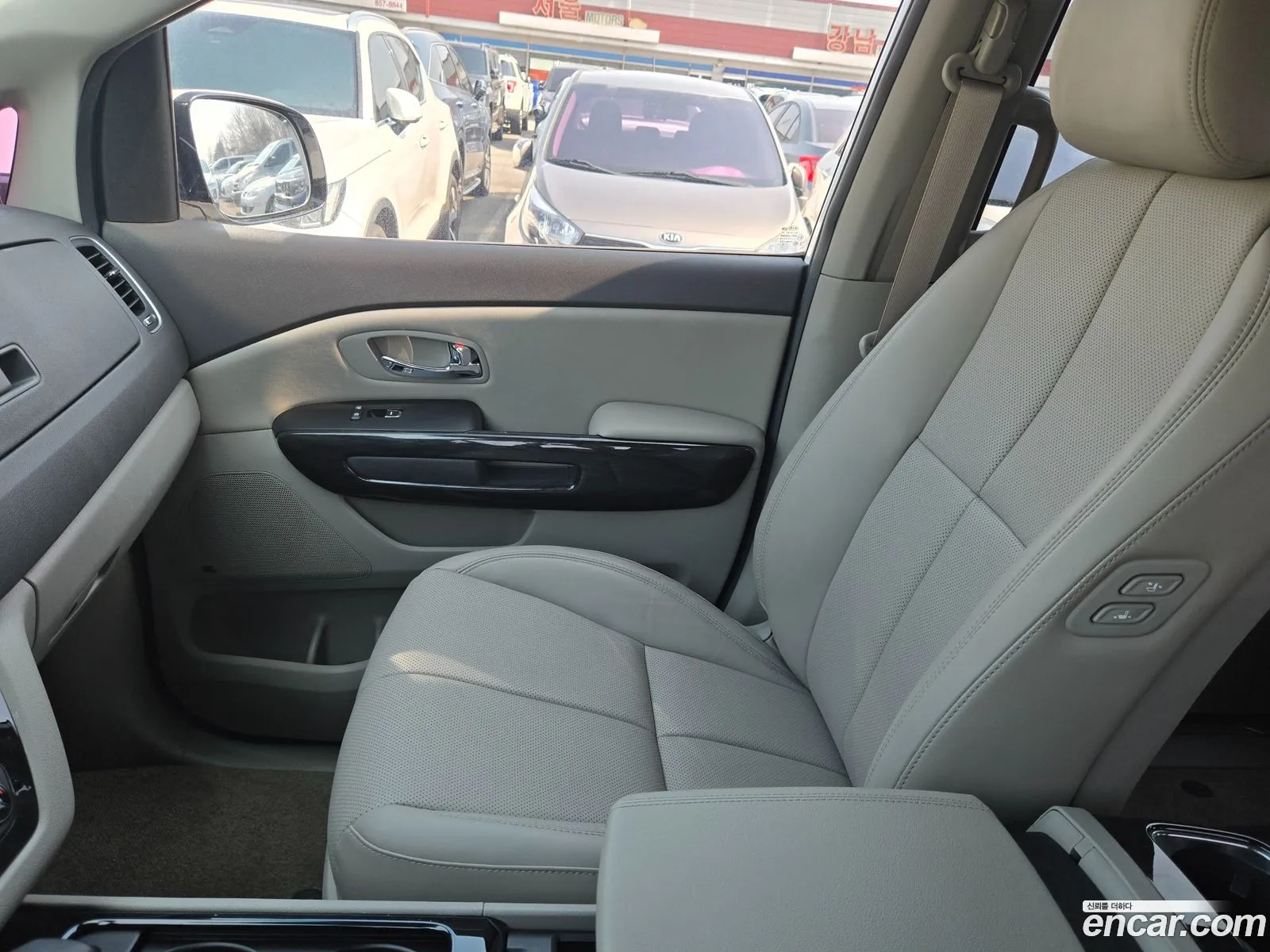 Kia Carnival 2017 — 14