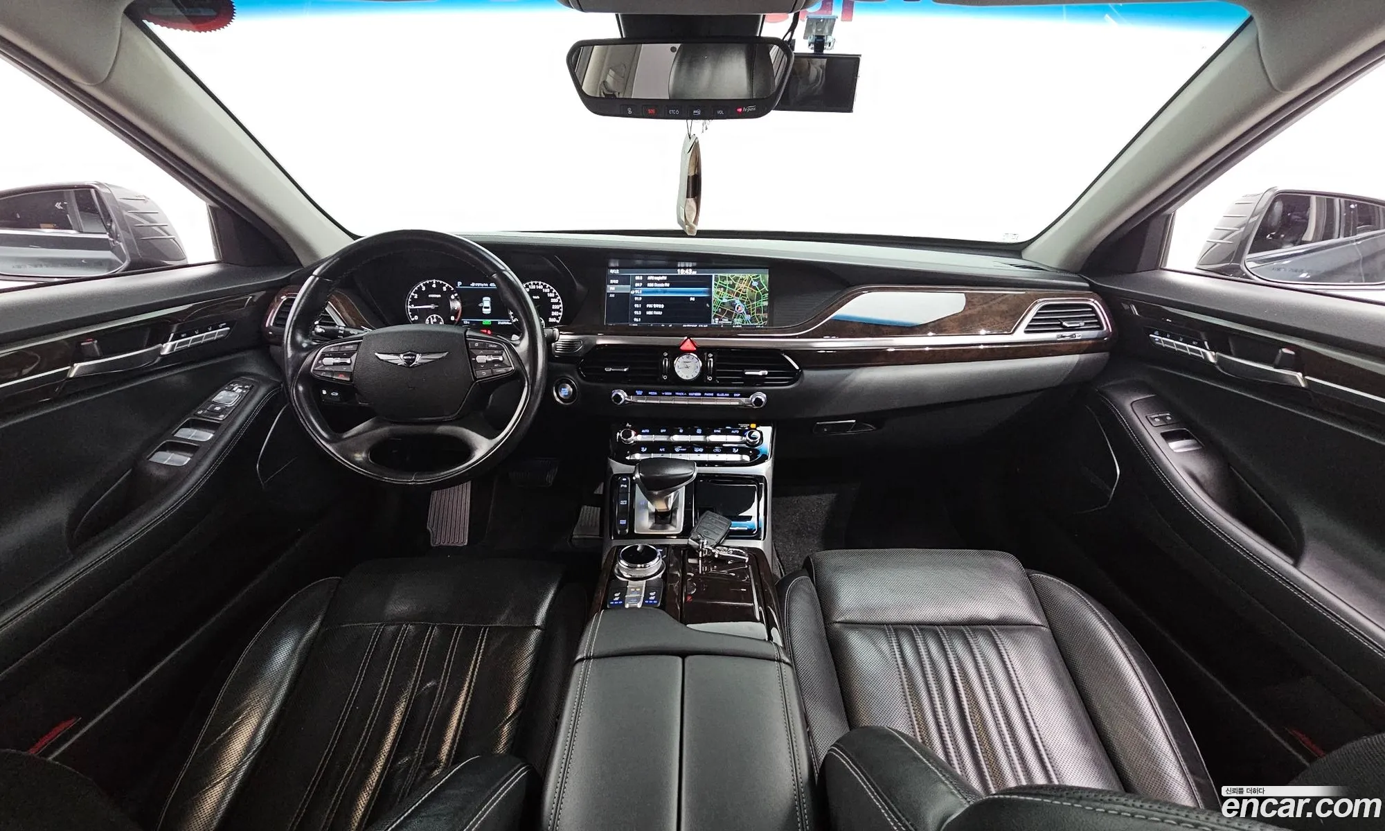 Genesis EQ900 2017 — 14