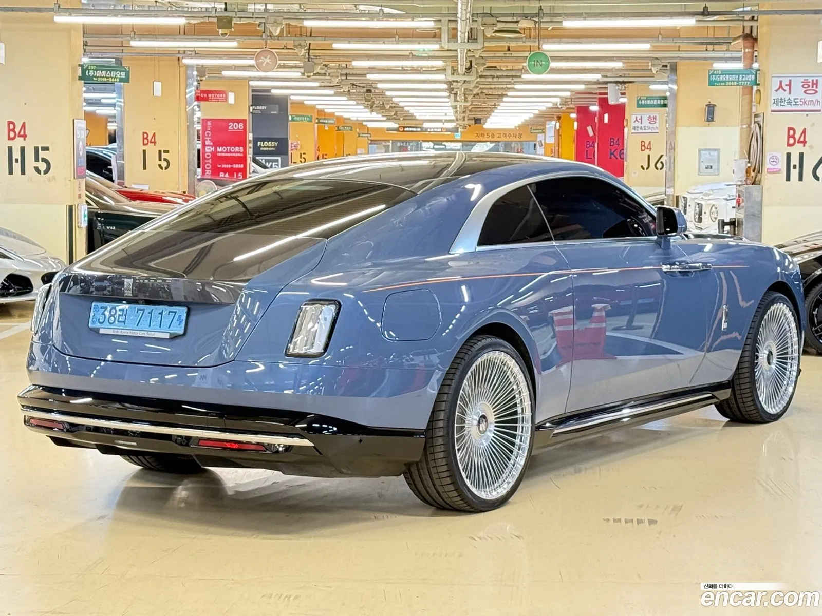 Rolls-Royce Spectre 2024 — 15
