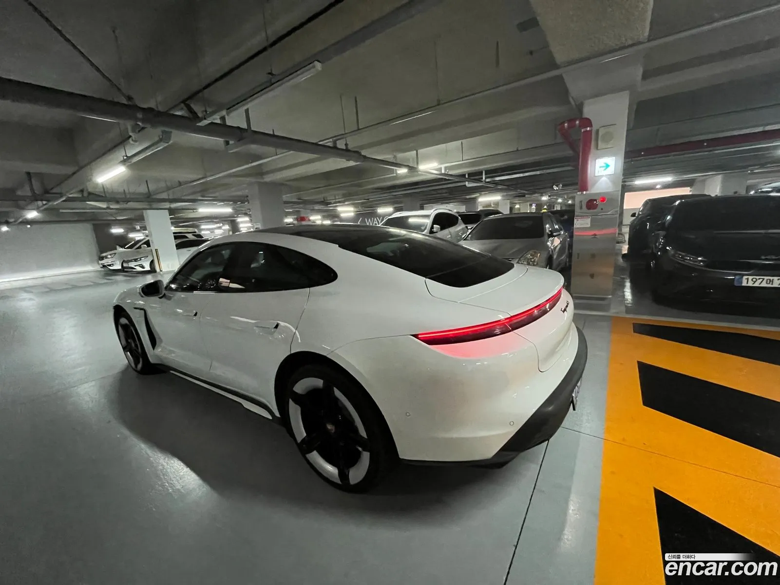 Porsche Taycan 2025 — 11