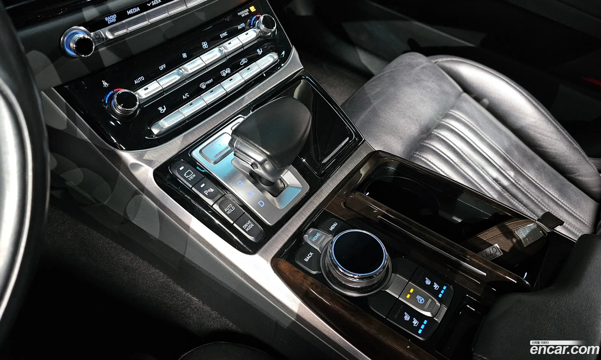 Genesis EQ900 2016 — 9