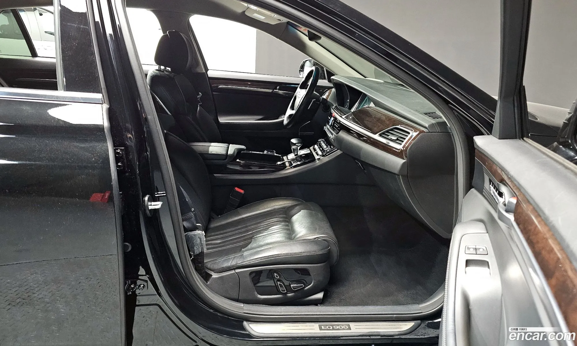 Genesis EQ900 2016 — 2