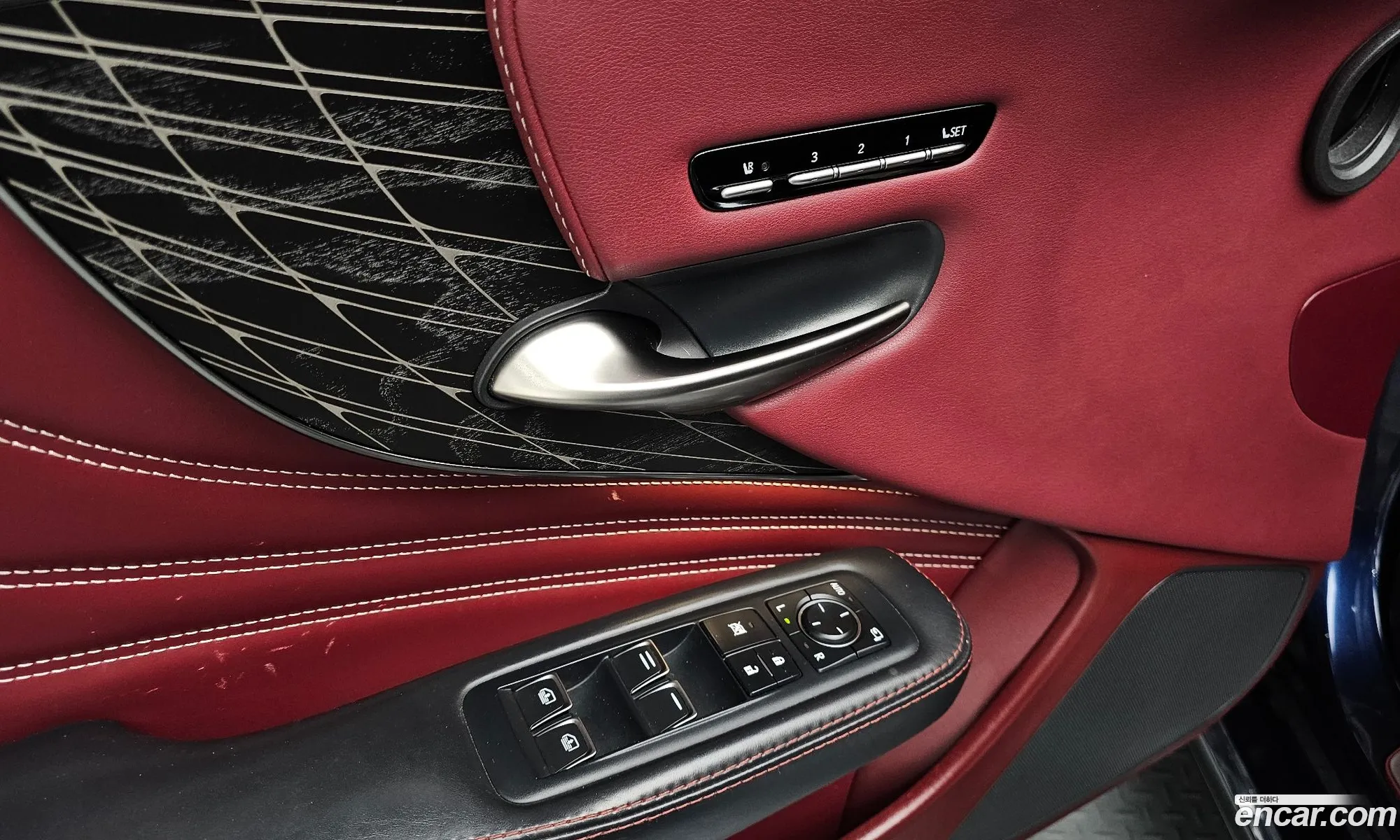 Lexus LS500h 2022 — 7