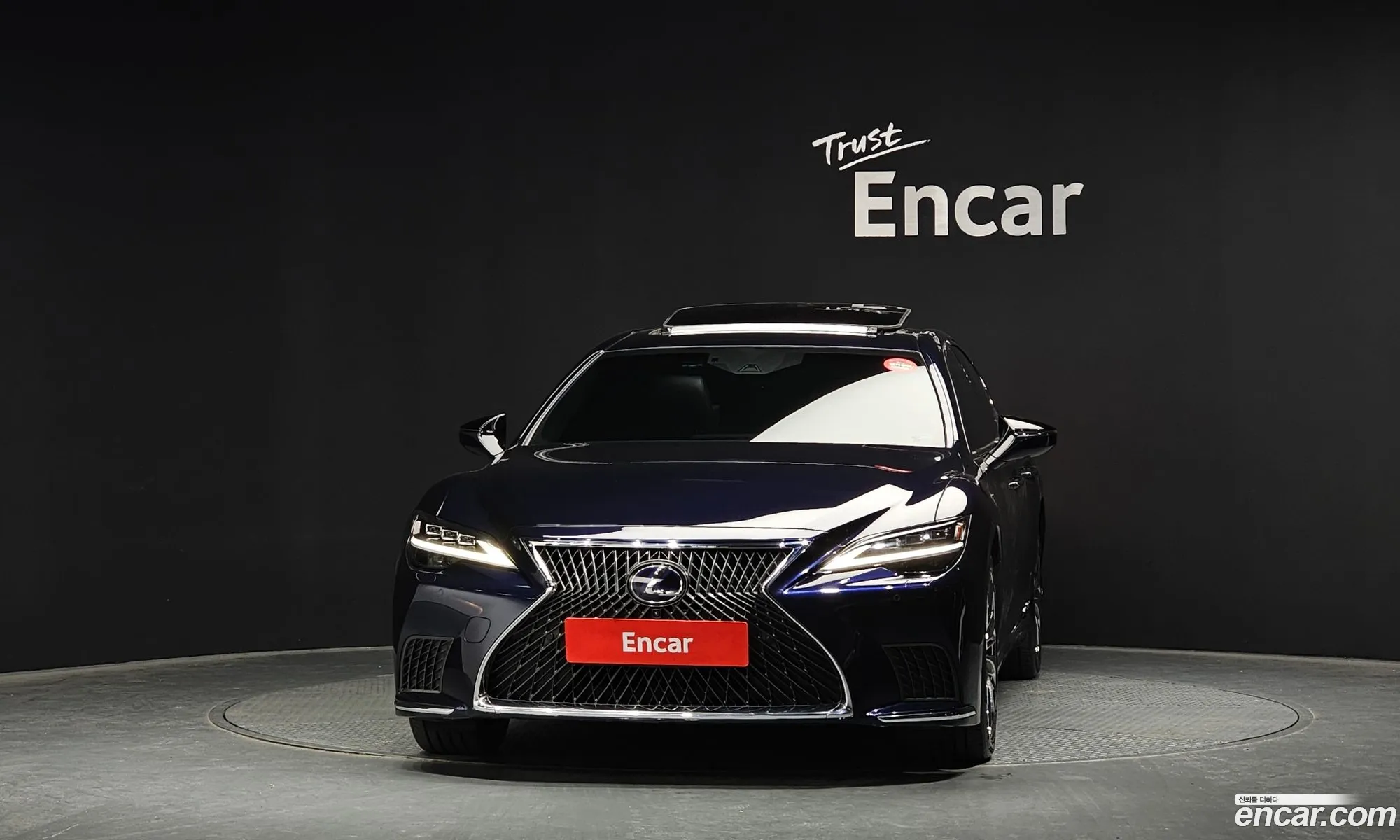 Lexus LS500h 2022 — 14