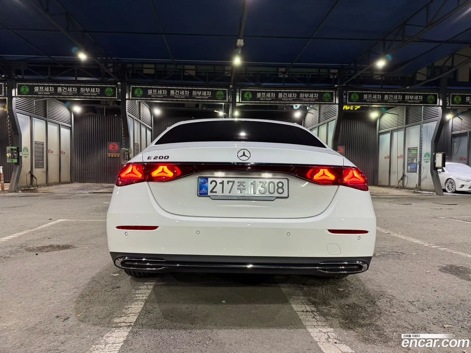 Mercedes-Benz E-Class W214 2025 — 17