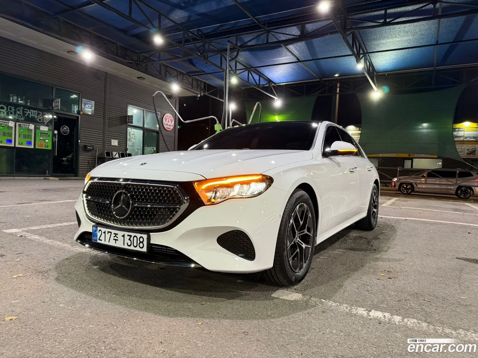 Mercedes-Benz E-Class W214 2025 — 19