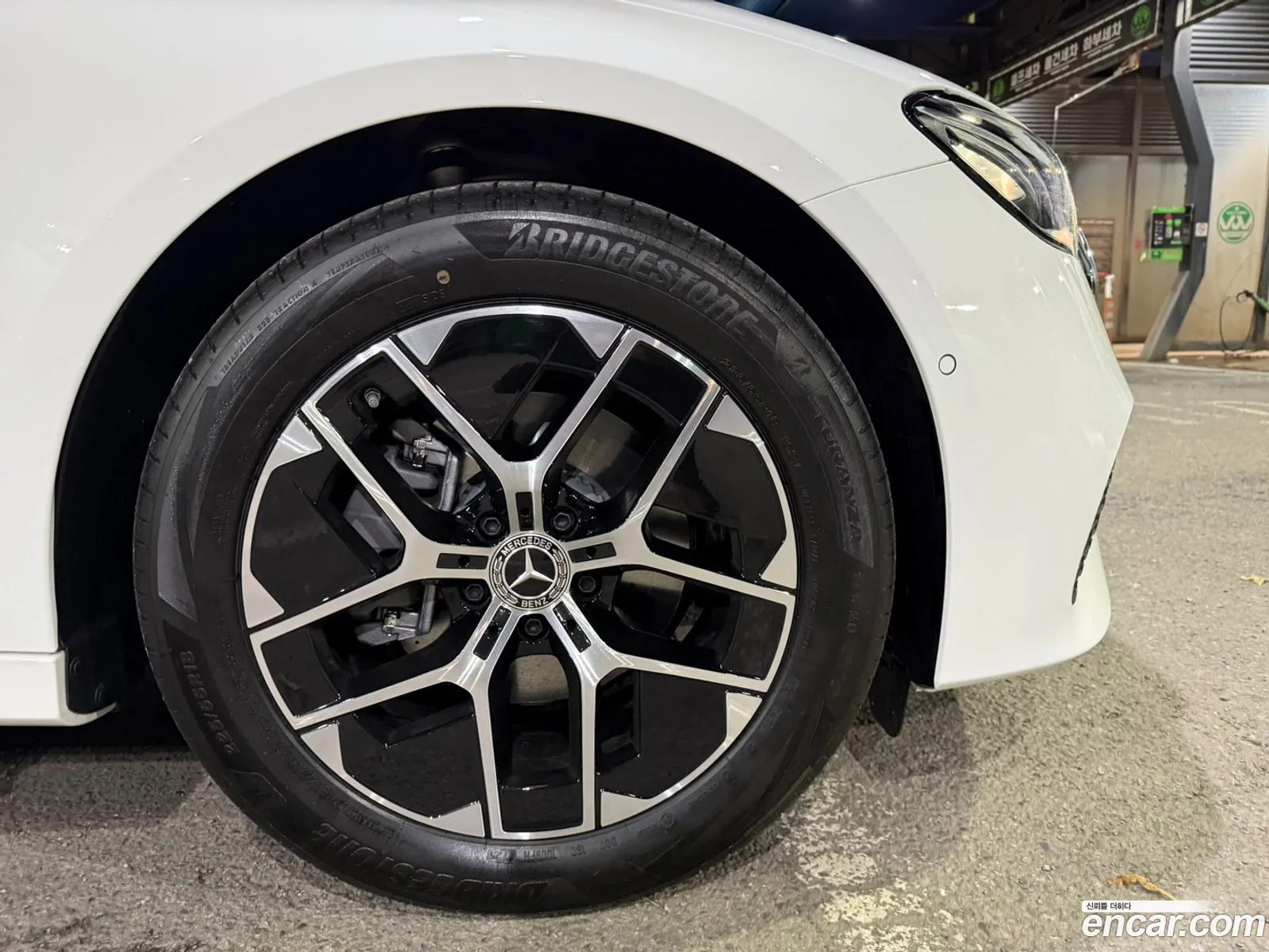 Mercedes-Benz E-Class W214 2025 — 14