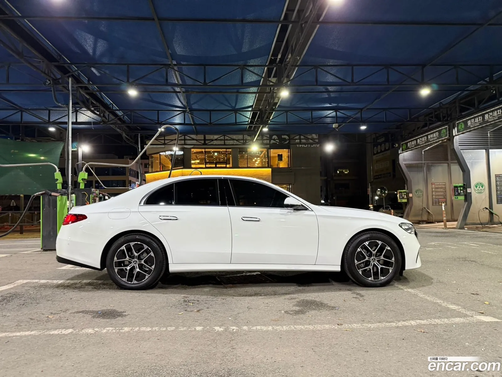 Mercedes-Benz E-Class W214 2025 — 3