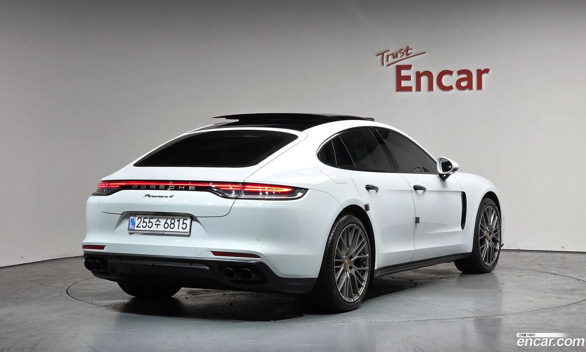 Porsche Panamera 2023 — 19