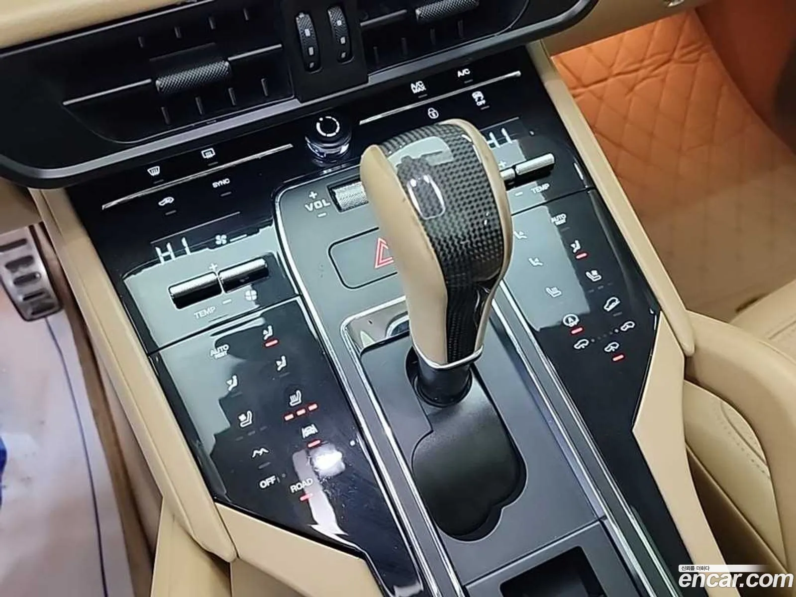 Porsche Cayenne 2013 — 11