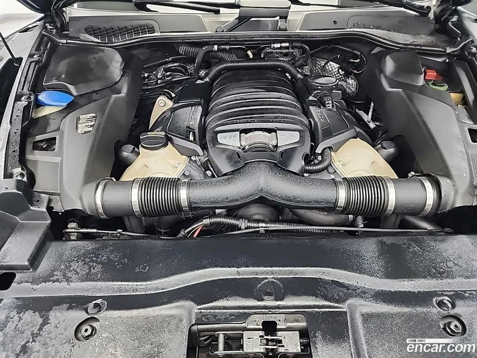 Porsche Cayenne 2013 — 17