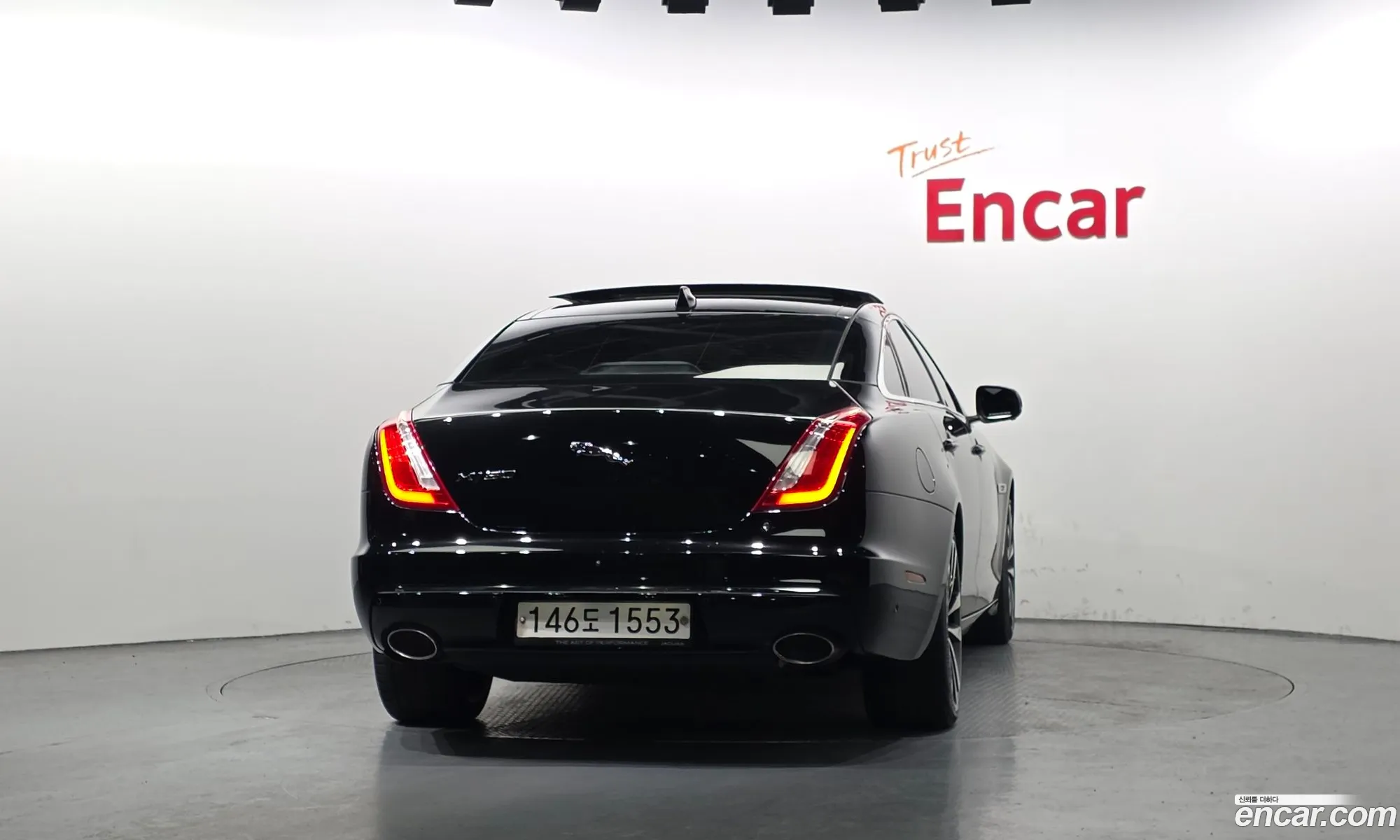 Jaguar XJ 2019 — 14