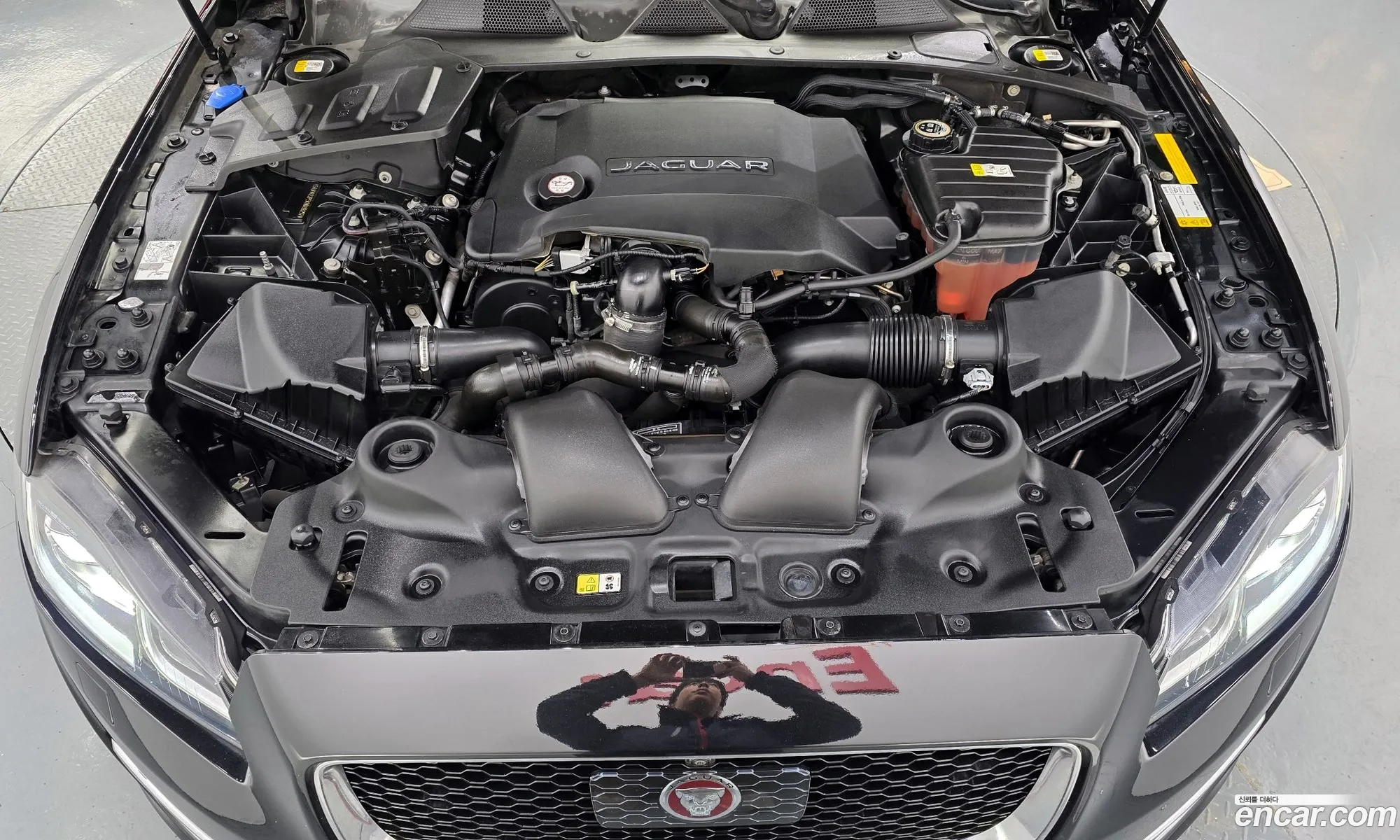 Jaguar XJ 2019 — 18