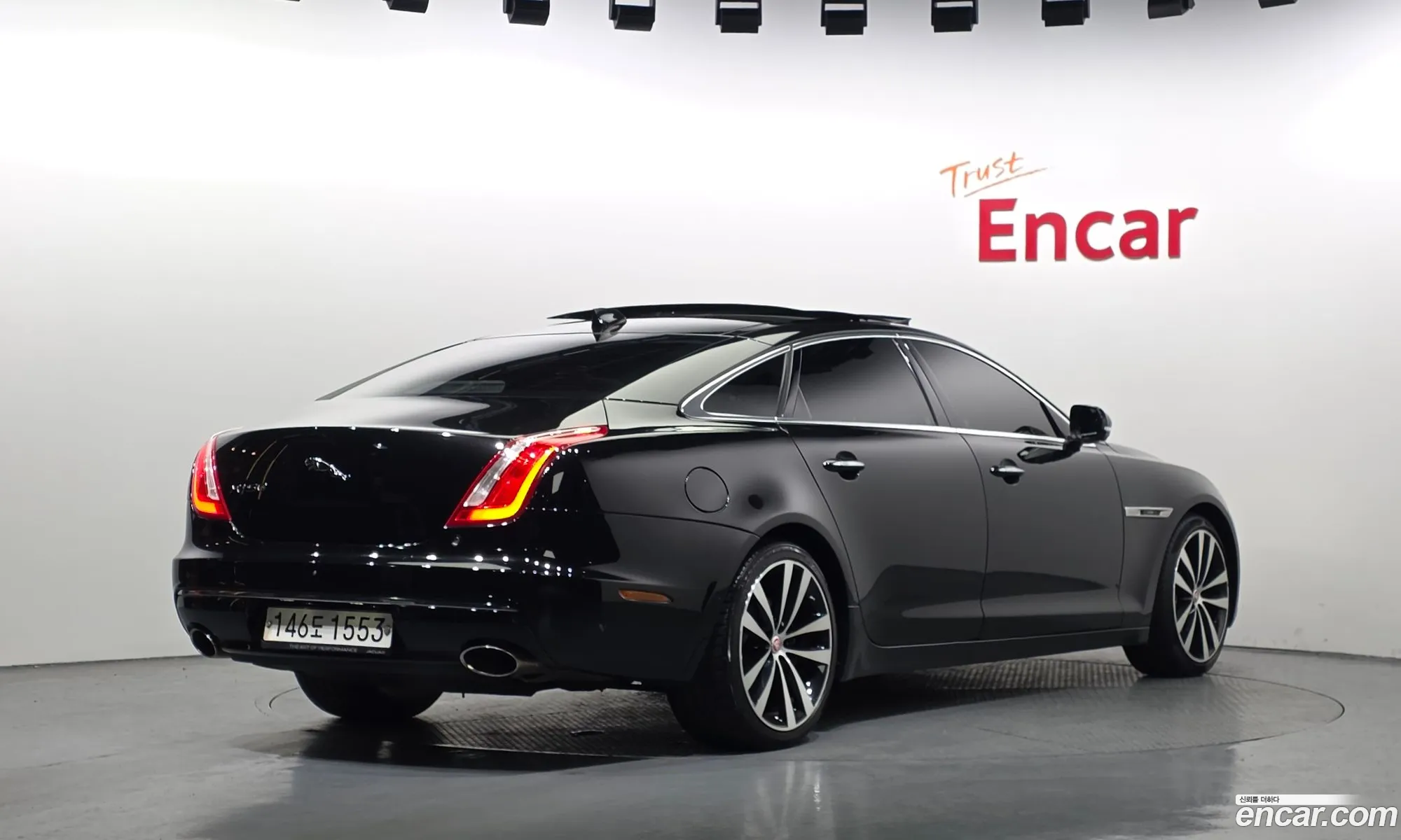 Jaguar XJ 2019 — 17