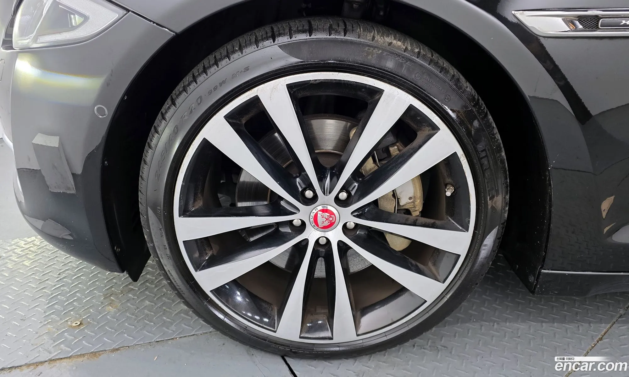 Jaguar XJ 2019 — 3
