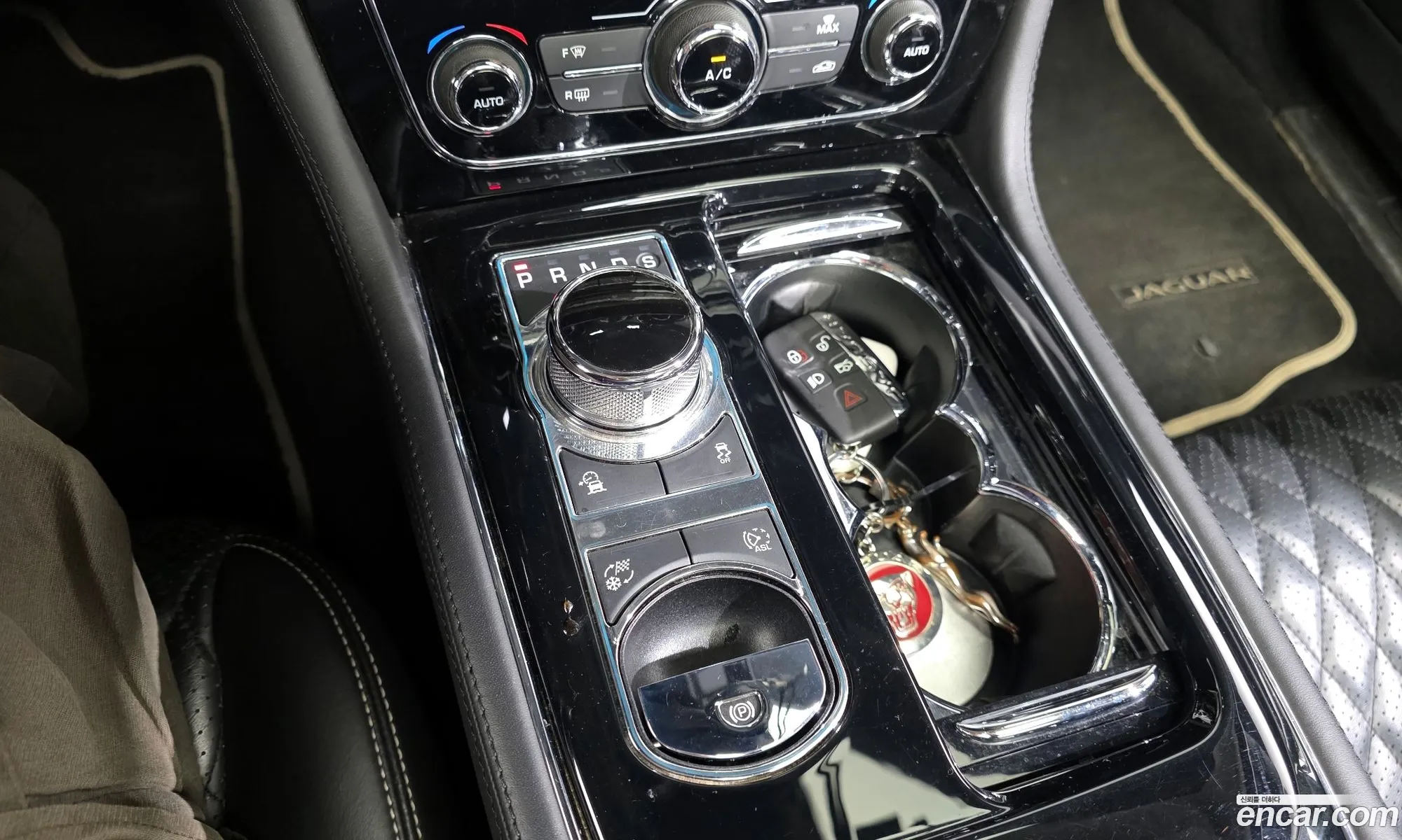 Jaguar XJ 2019 — 13