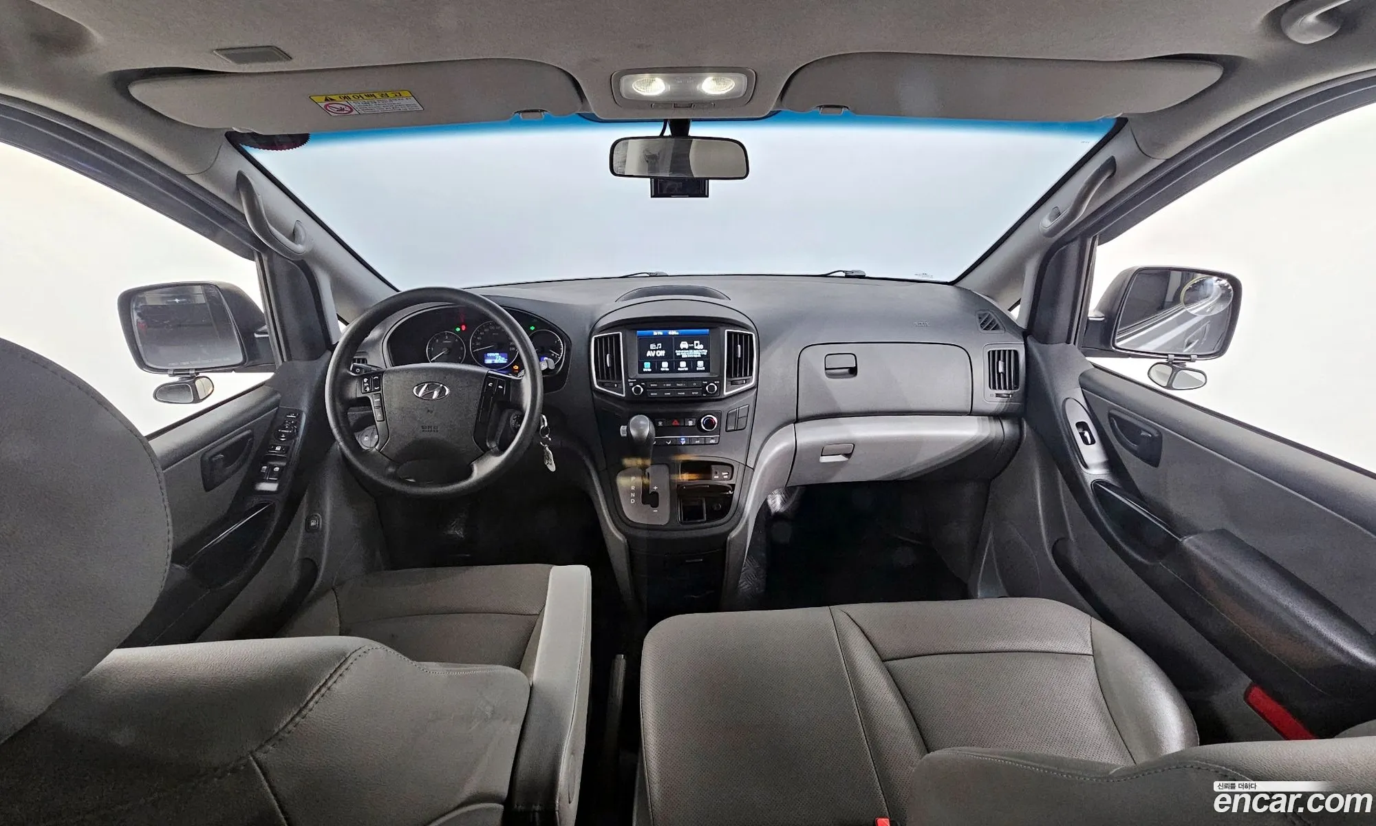 Hyundai Grand Starex 2020 — 19