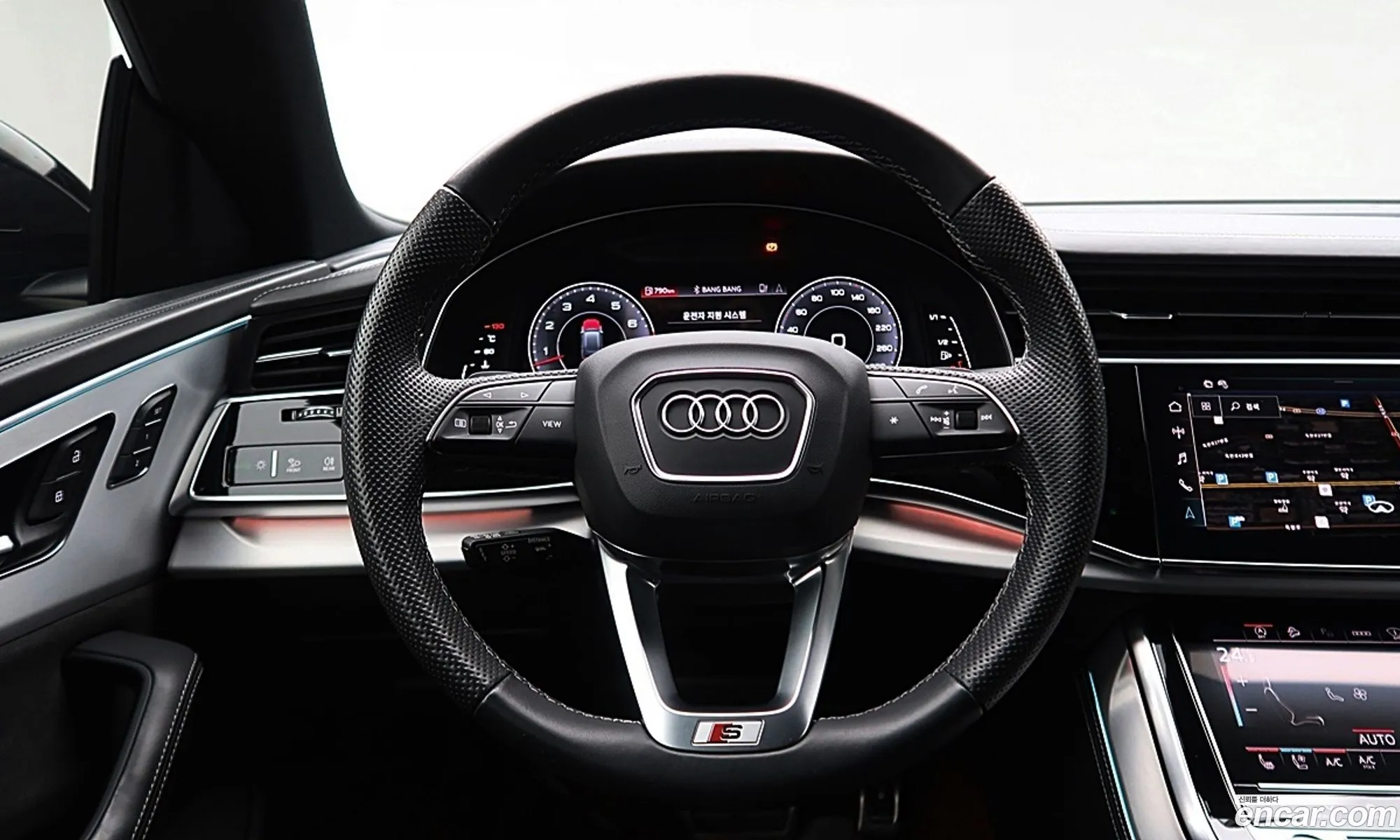 Audi Q8 2021 — 2