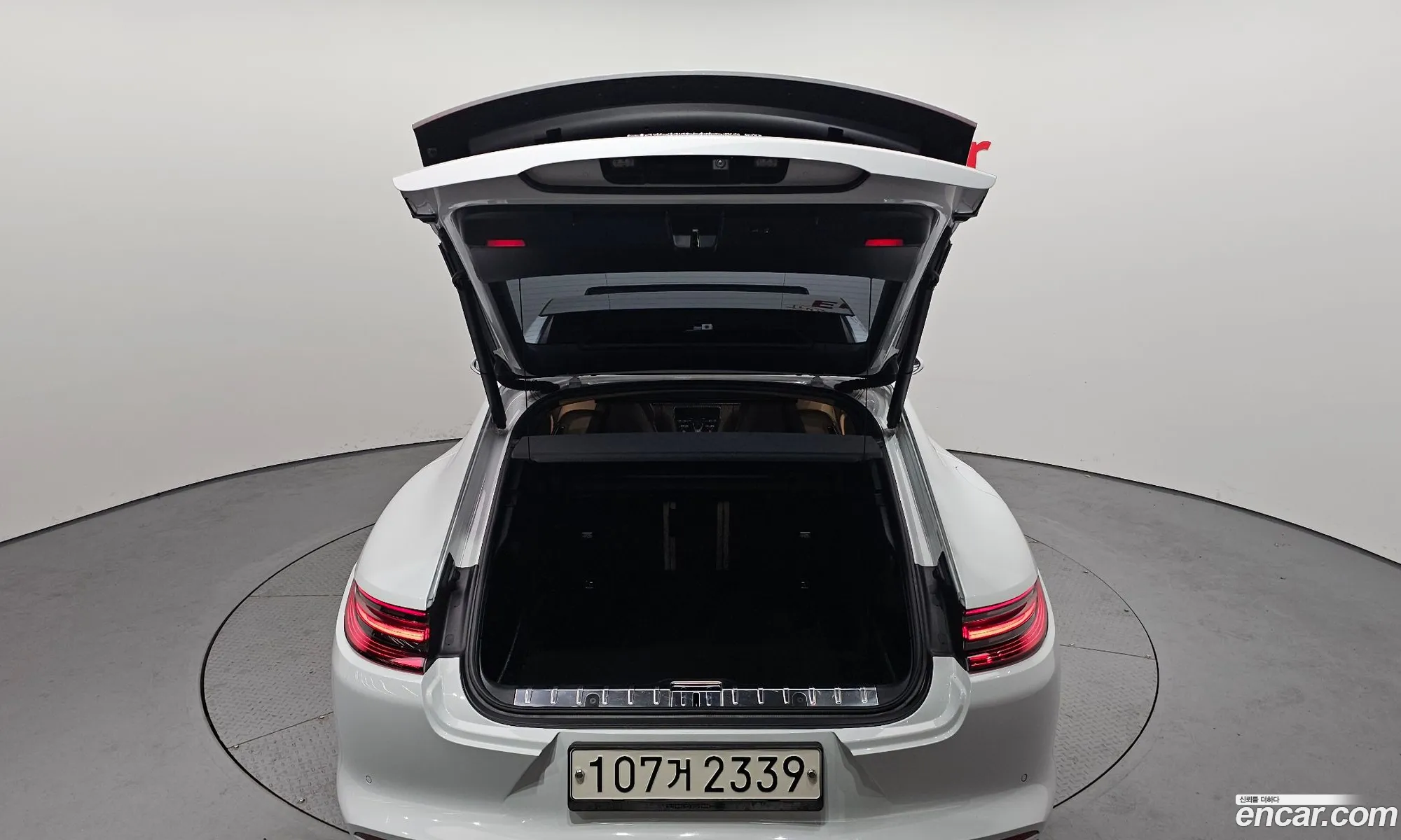 Porsche Panamera 2018 WP0AA2977JL106040 — 2