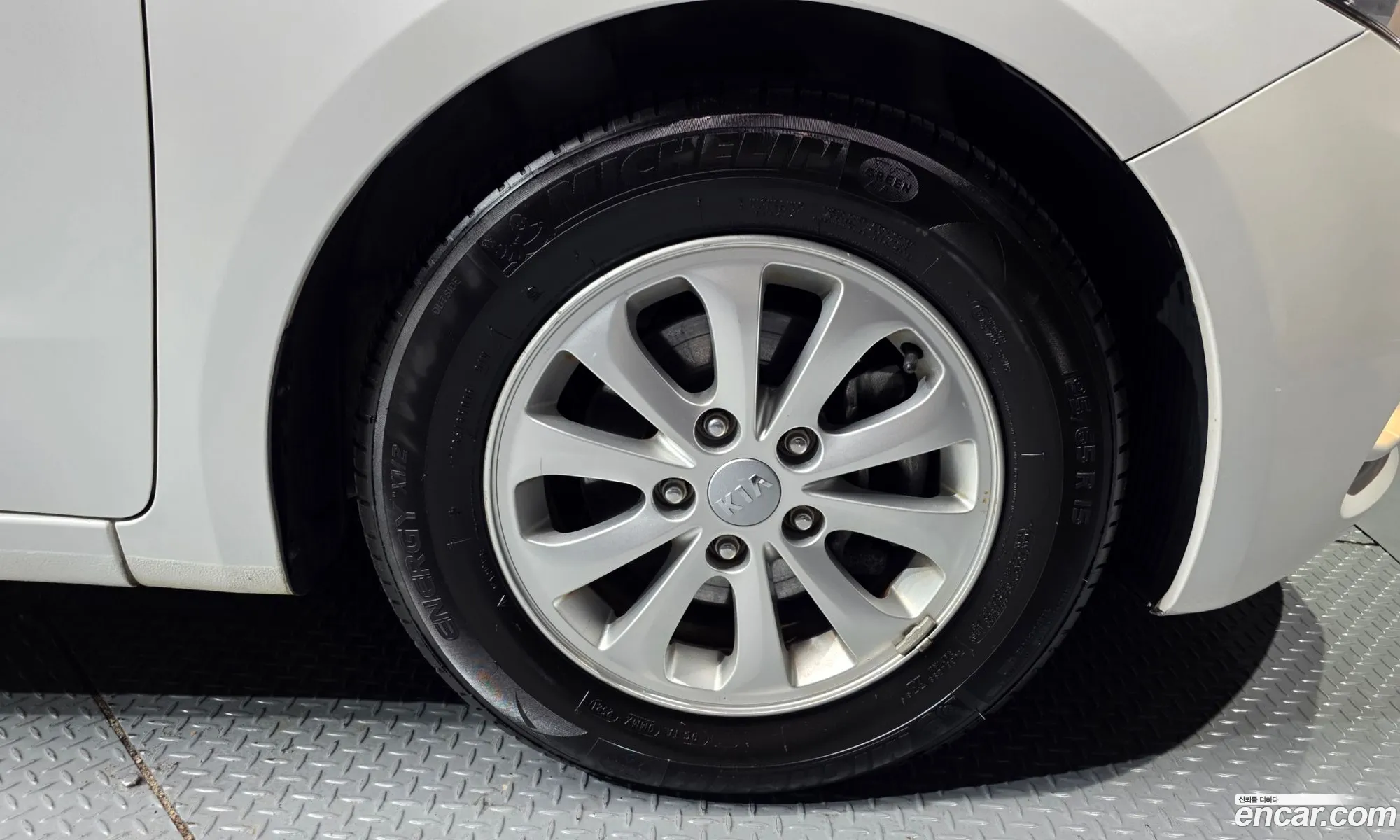 Kia K3 2014 — 8