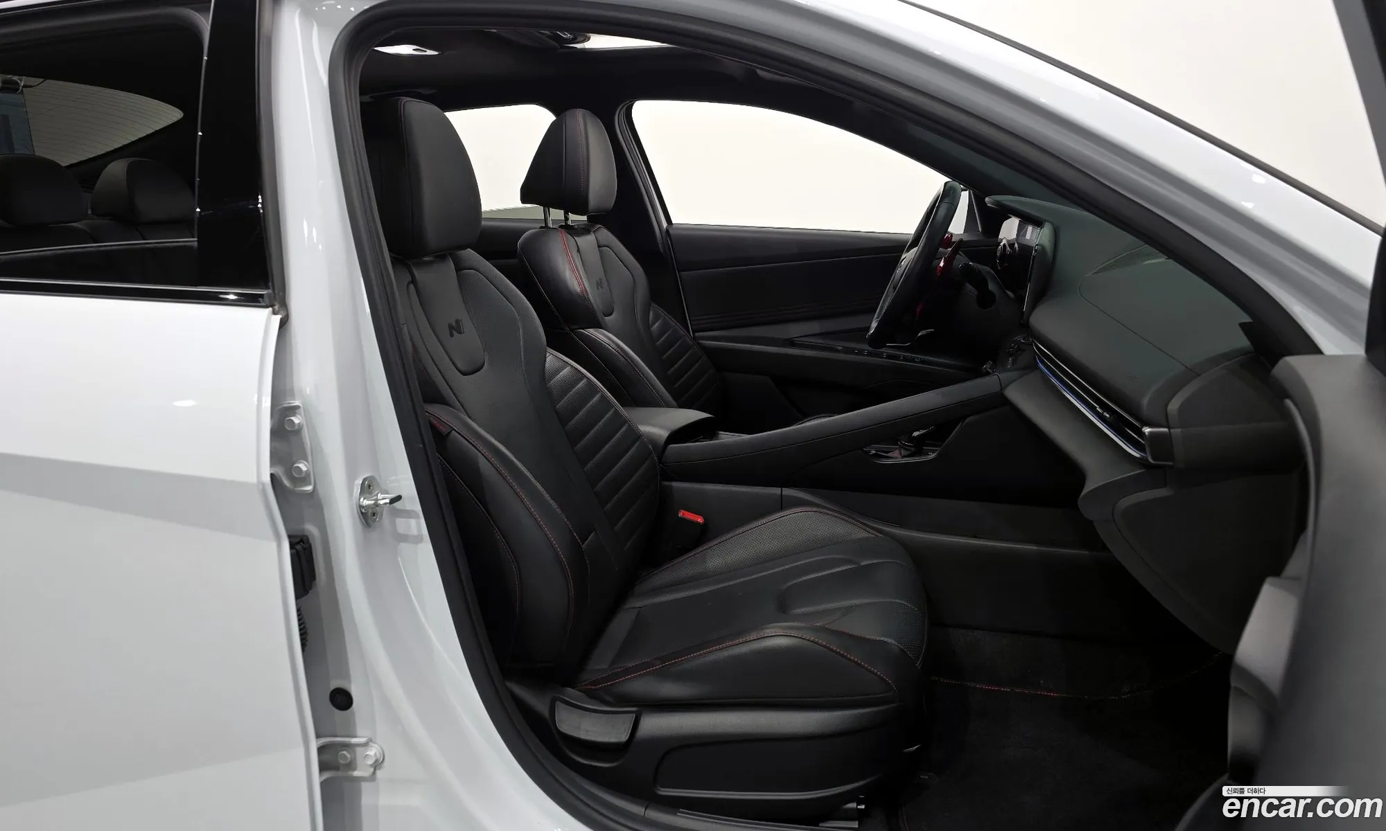 Hyundai Elantra 2021 — 16
