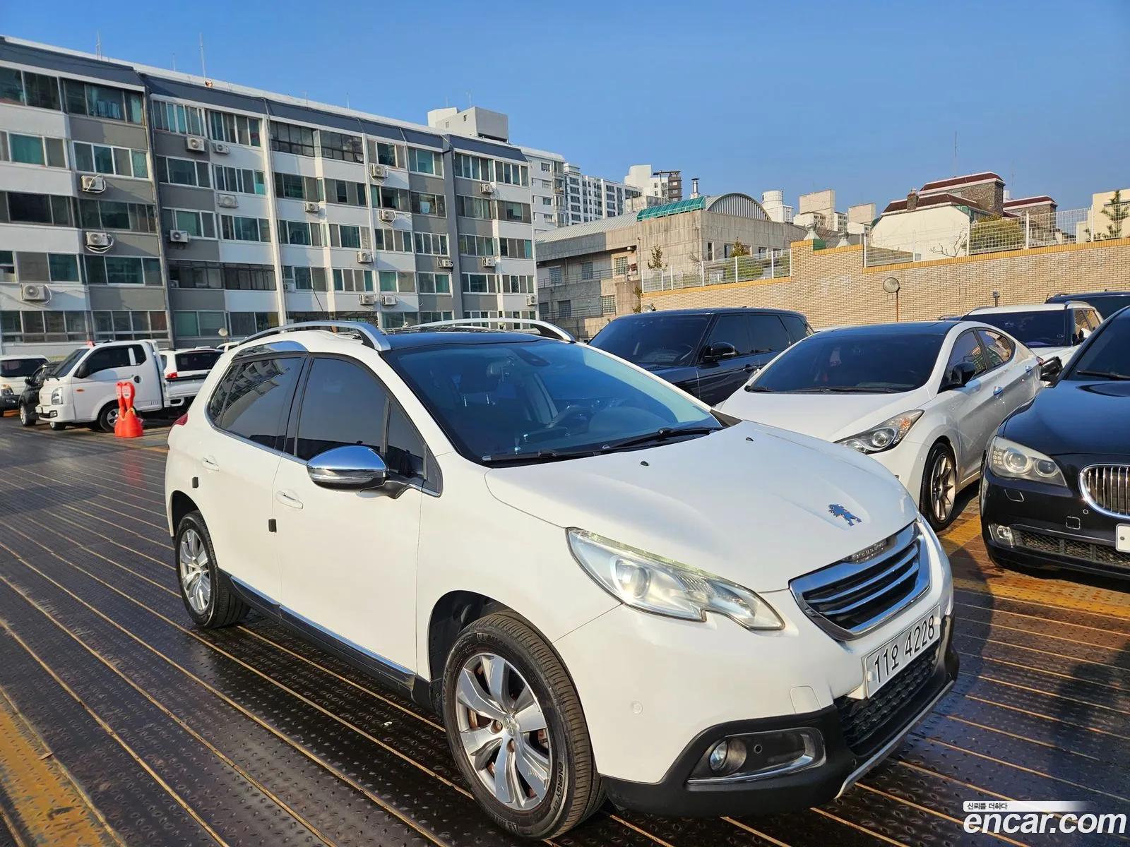 Peugeot 2008 2015 — 12