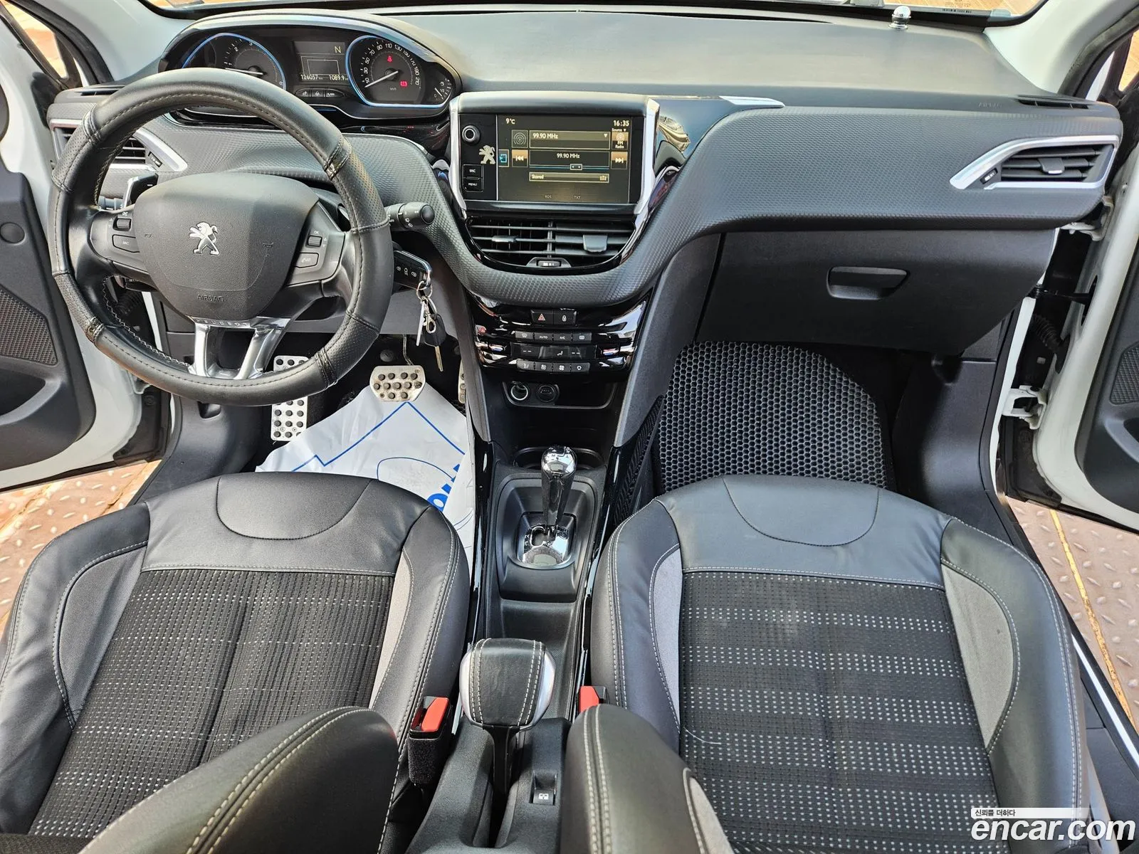 Peugeot 2008 2015 — 2