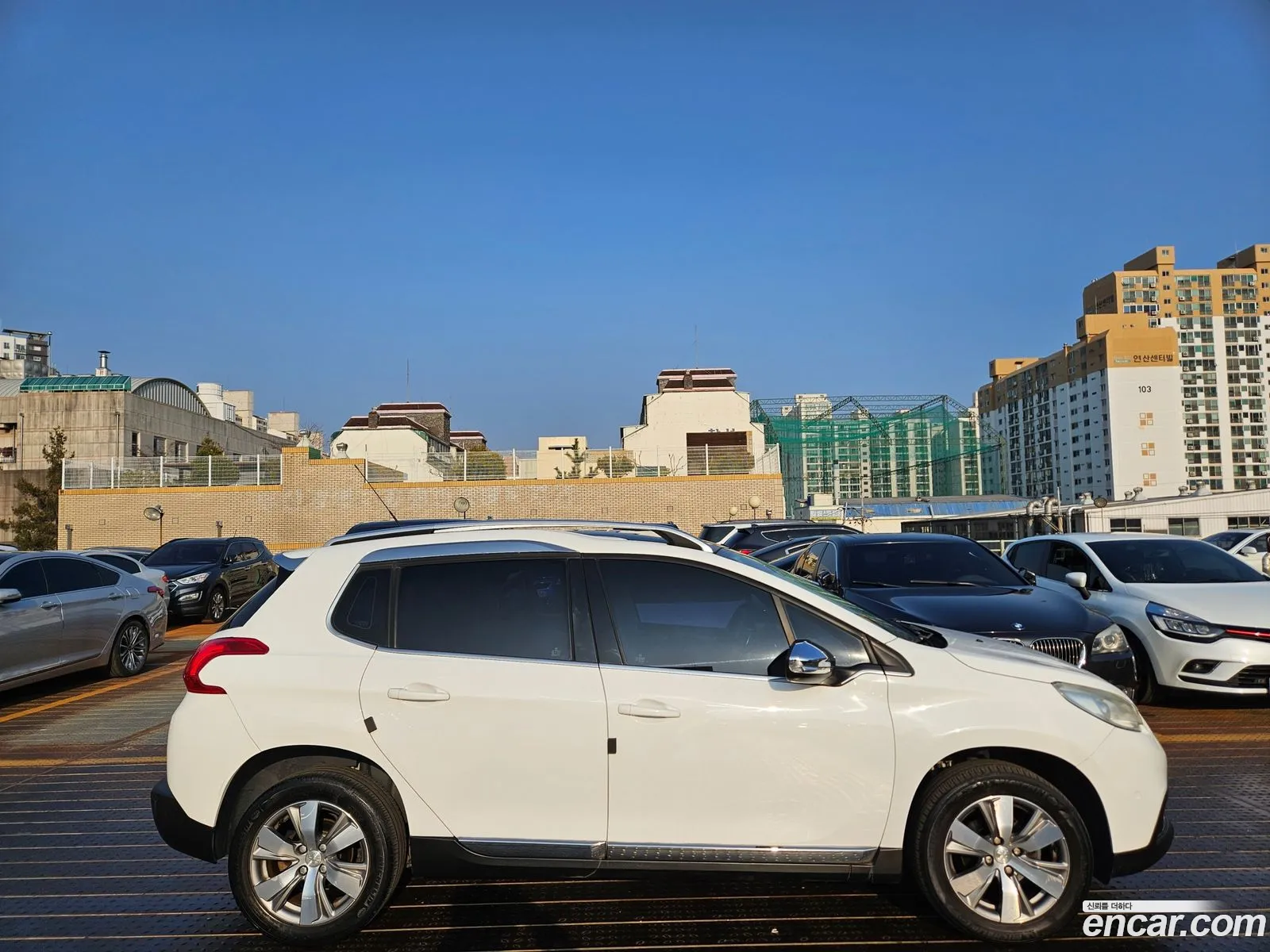 Peugeot 2008 2015 — 10