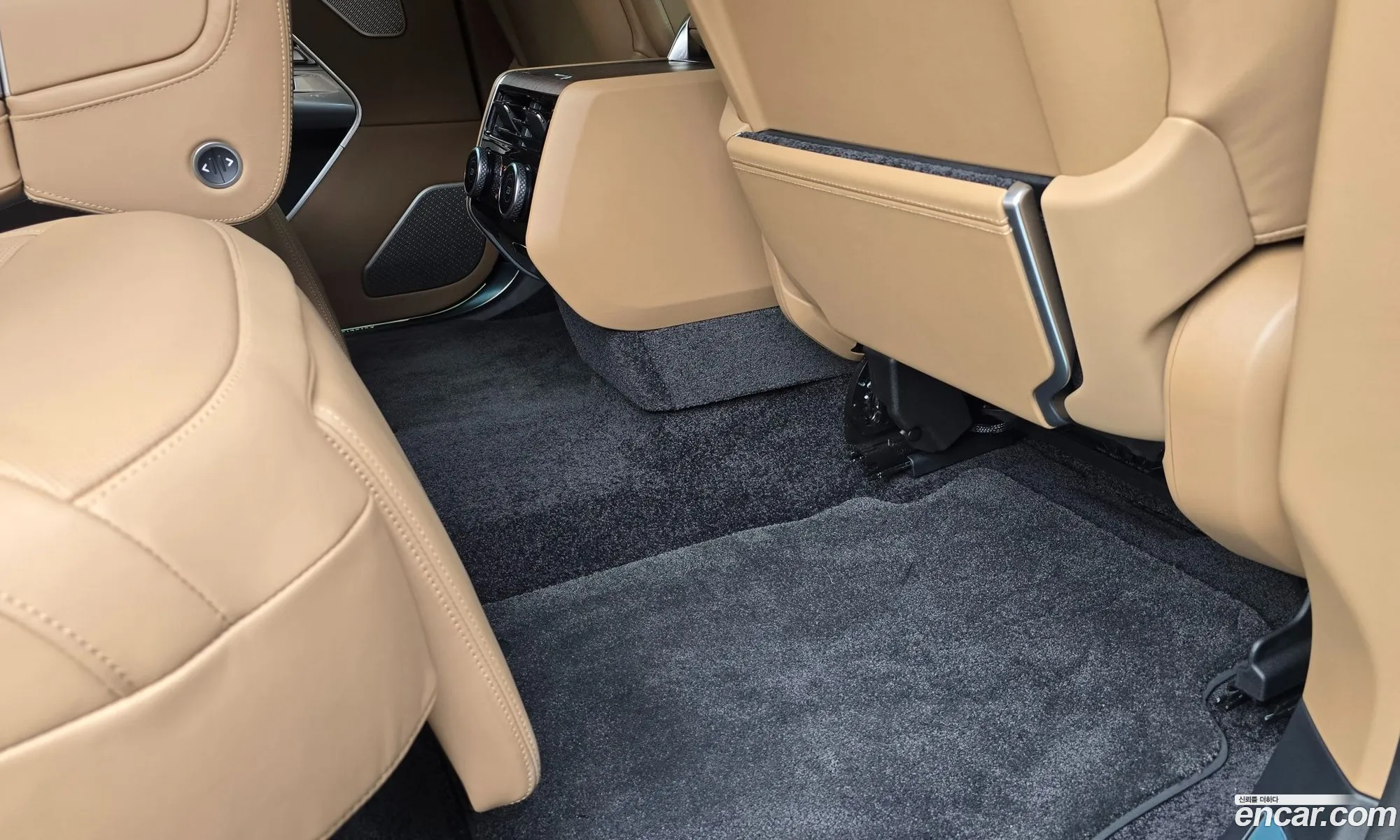 Land Rover Range Rover 2025 — 12