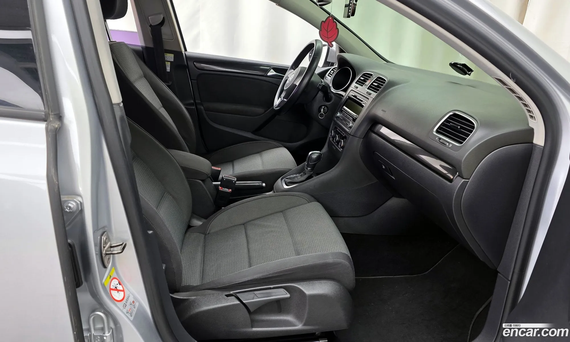 Volkswagen Golf 6th Gen 2011 — 7